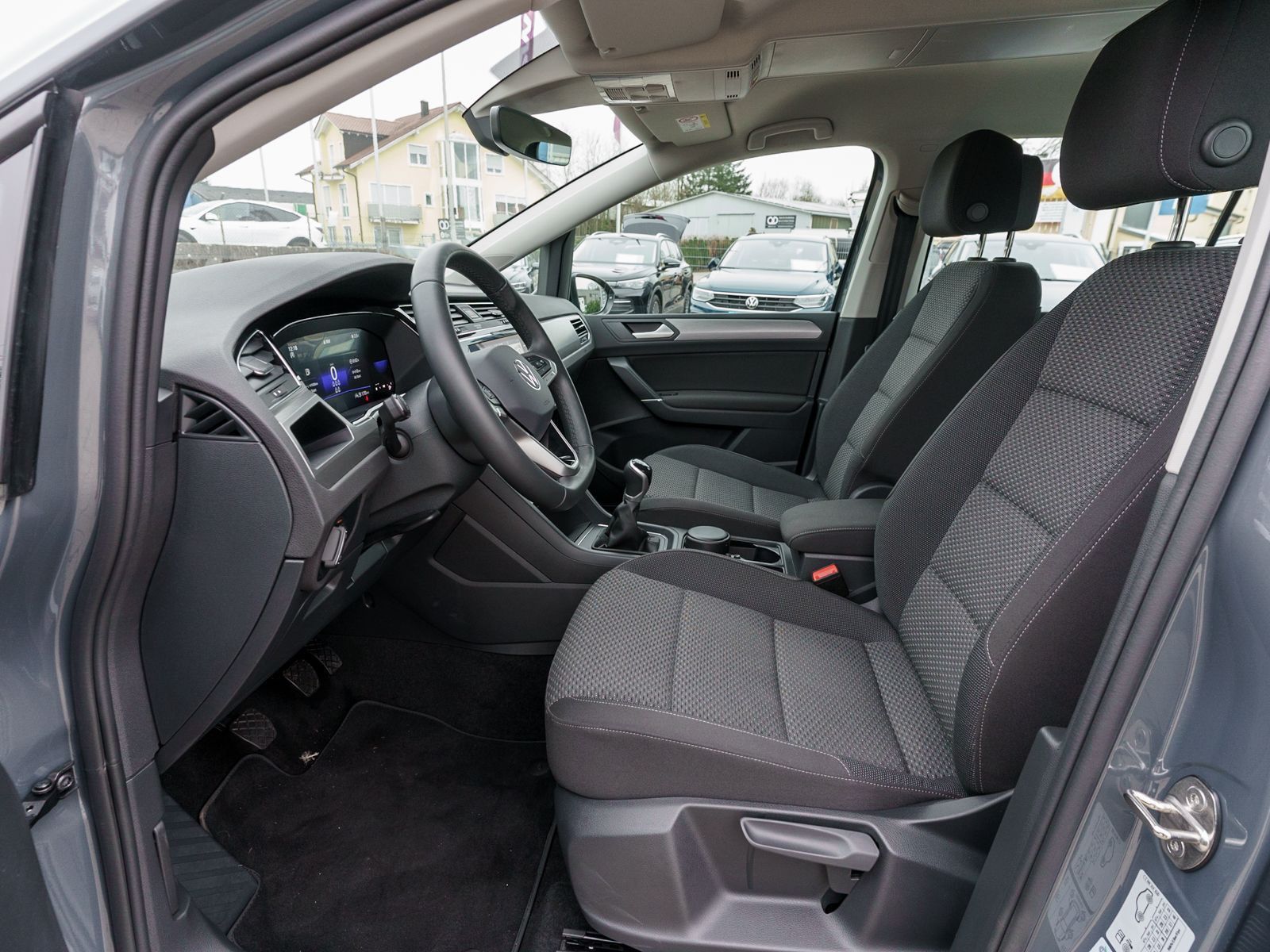 Fahrzeugabbildung Volkswagen Touran Comfortline 1.5TSI Navi ACC PDC VC AHK 7S