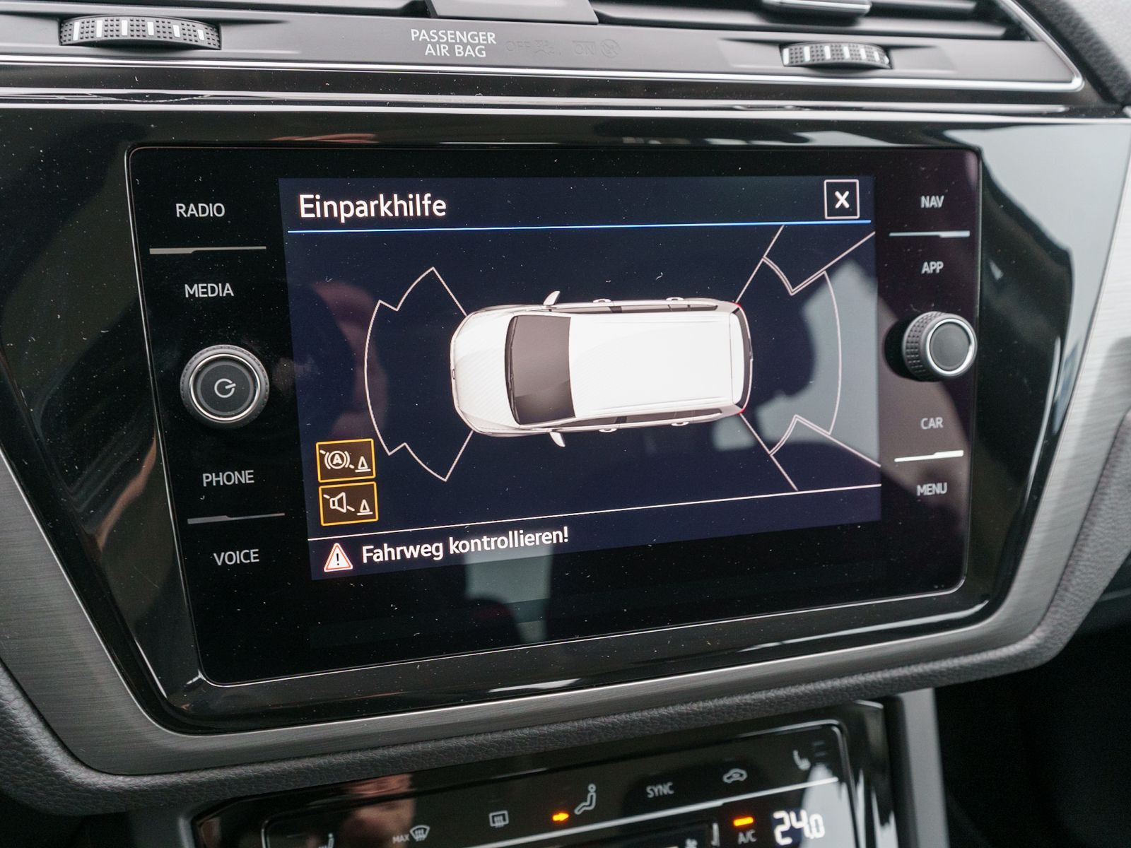 Fahrzeugabbildung Volkswagen Touran Comfortline 1.5TSI Navi ACC PDC VC AHK 7S