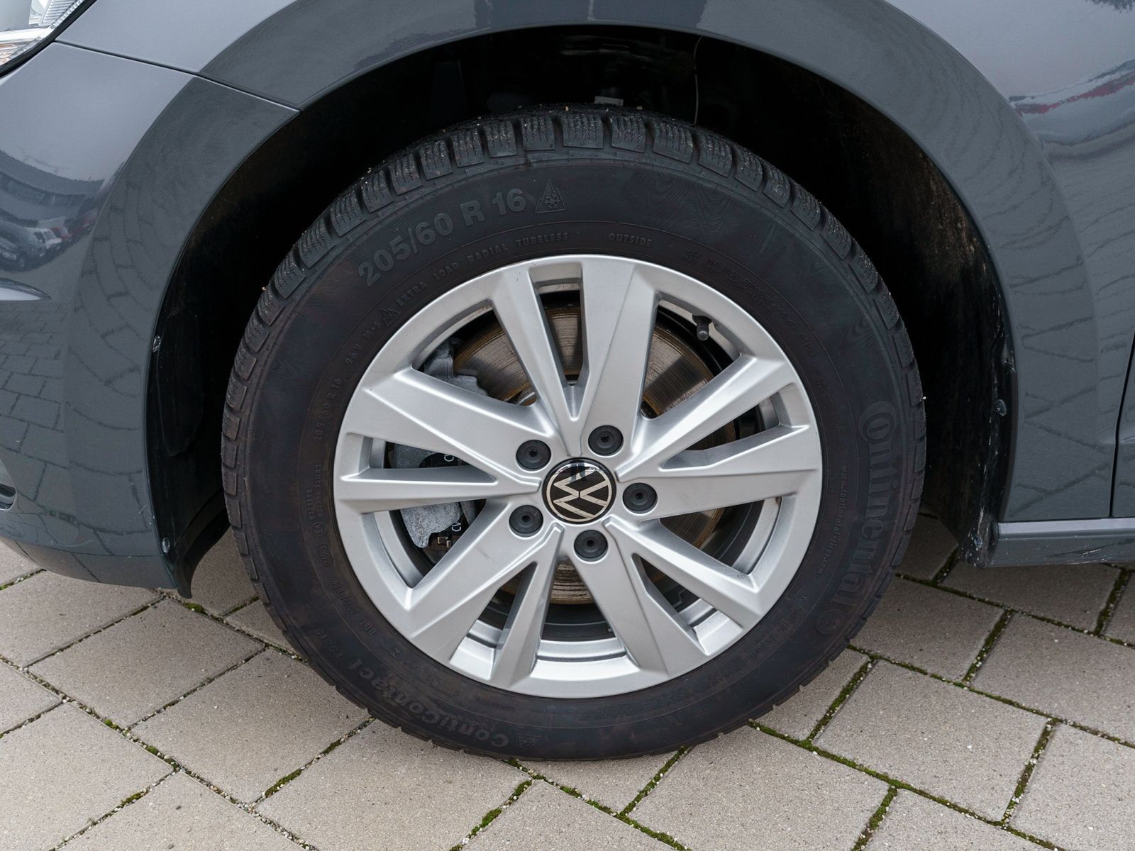 Fahrzeugabbildung Volkswagen Touran Comfortline 1.5TSI Navi ACC PDC VC AHK 7S