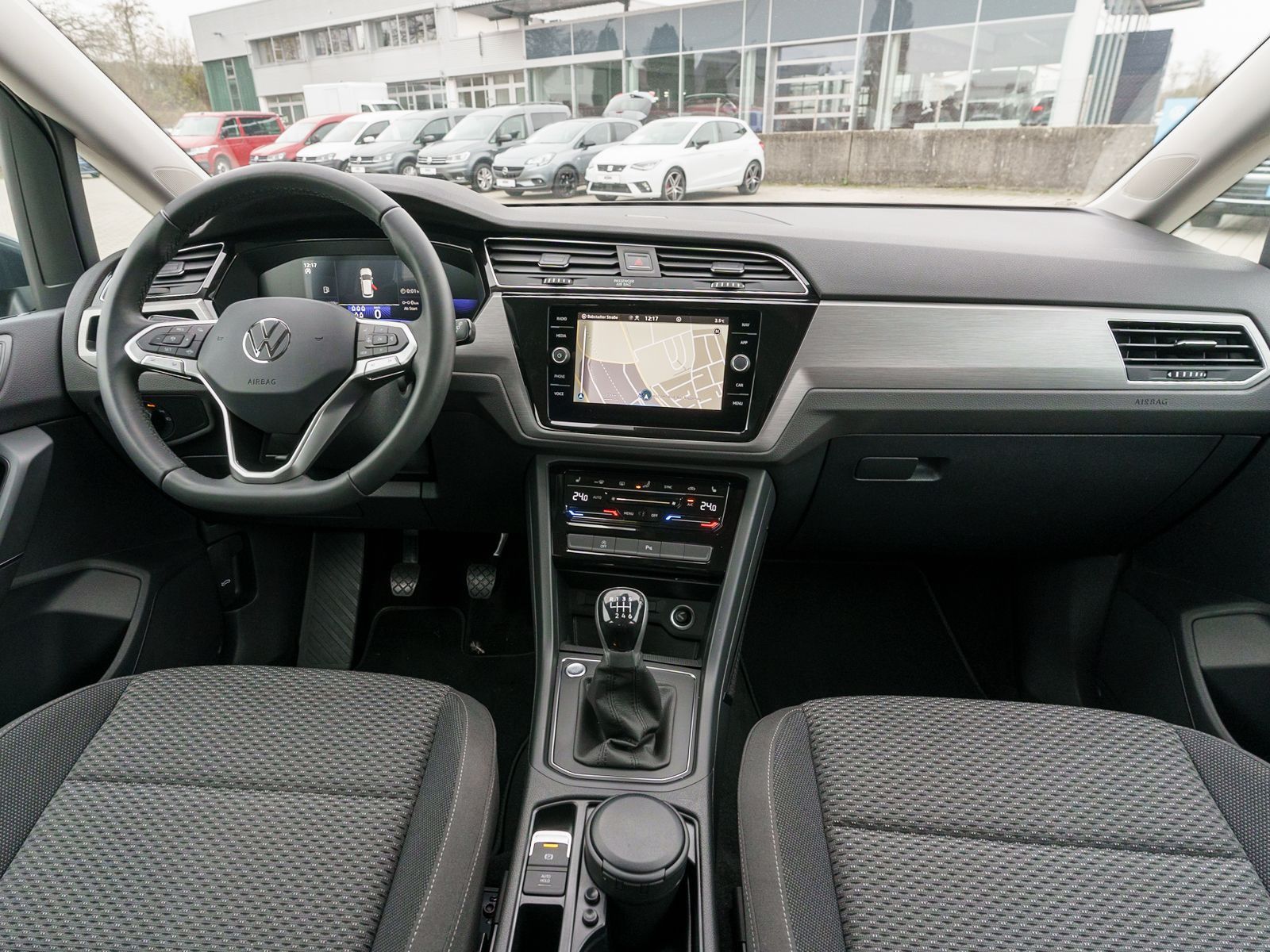 Fahrzeugabbildung Volkswagen Touran Comfortline 1.5TSI Navi ACC PDC VC AHK 7S