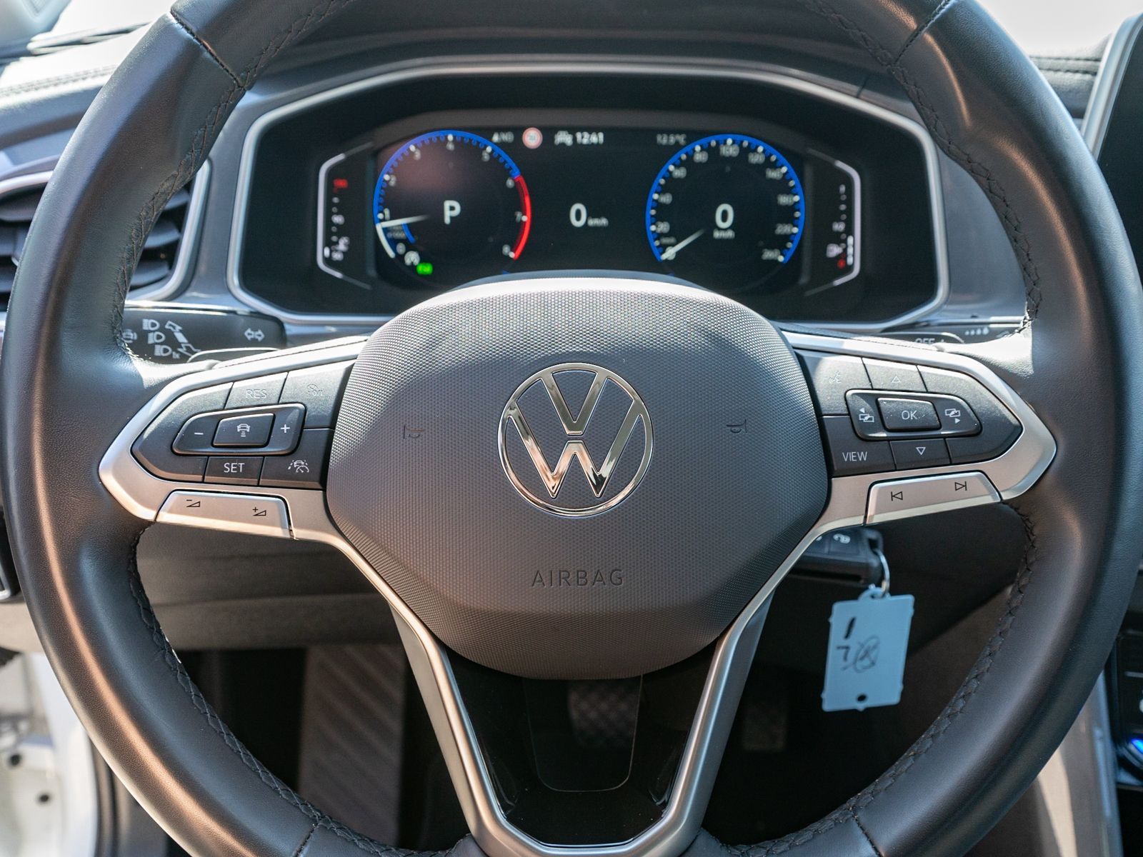 Fahrzeugabbildung Volkswagen T-Roc Style 1.5 TSI DSG LED Navi RFK ACC SHZ AHK