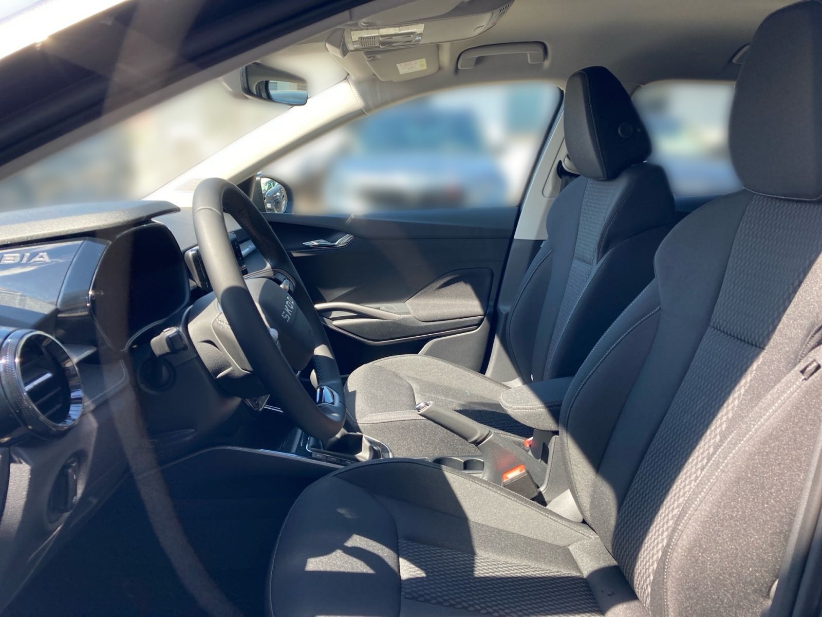 Fahrzeugabbildung SKODA Fabia Tour 1,0TSI 95PS Schaltgetriebe SHZ Kamera