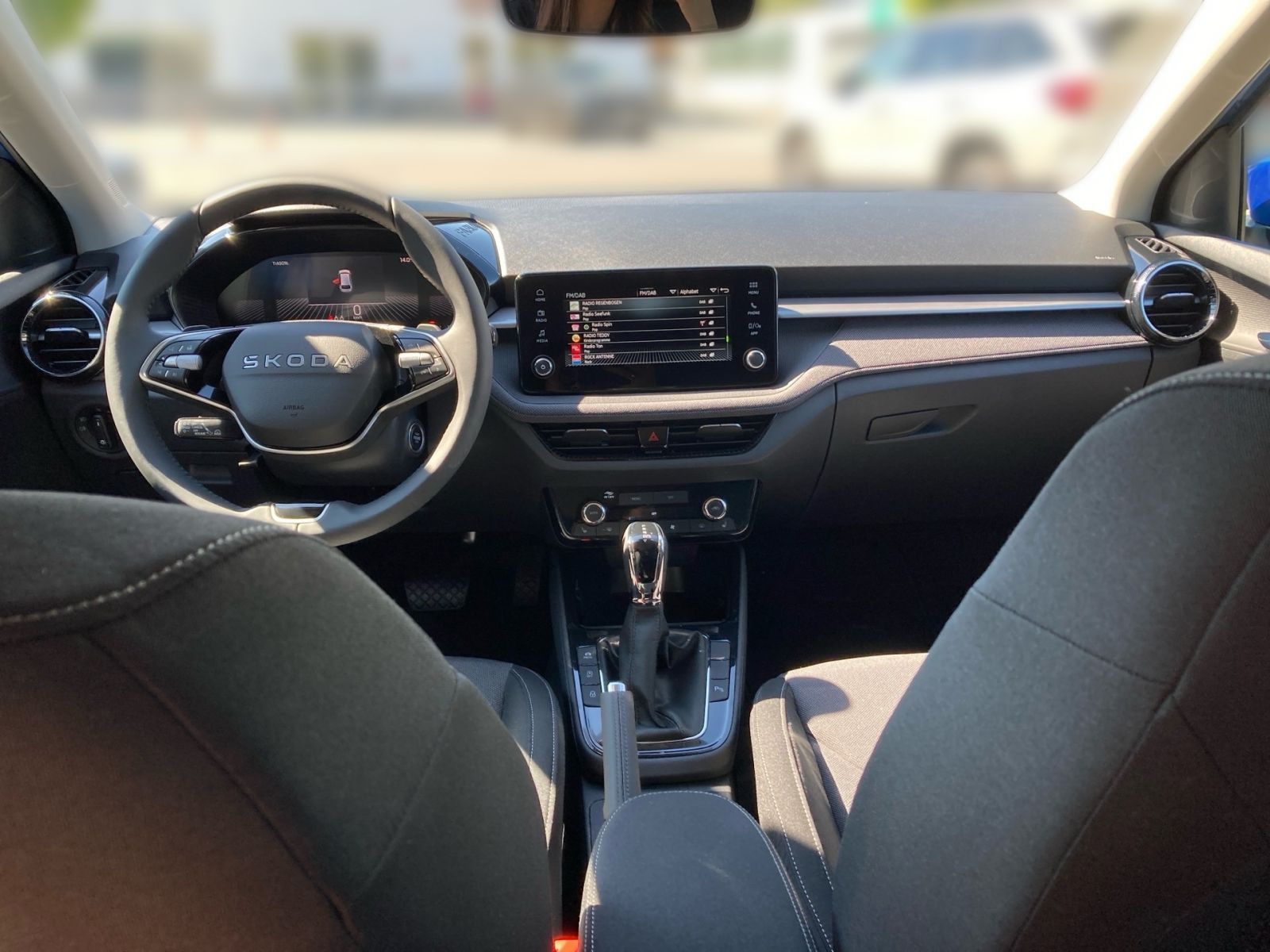 Fahrzeugabbildung SKODA Fabia Tour 1,0 TSI 116PS DSG ACC SHZ Kamera PDC