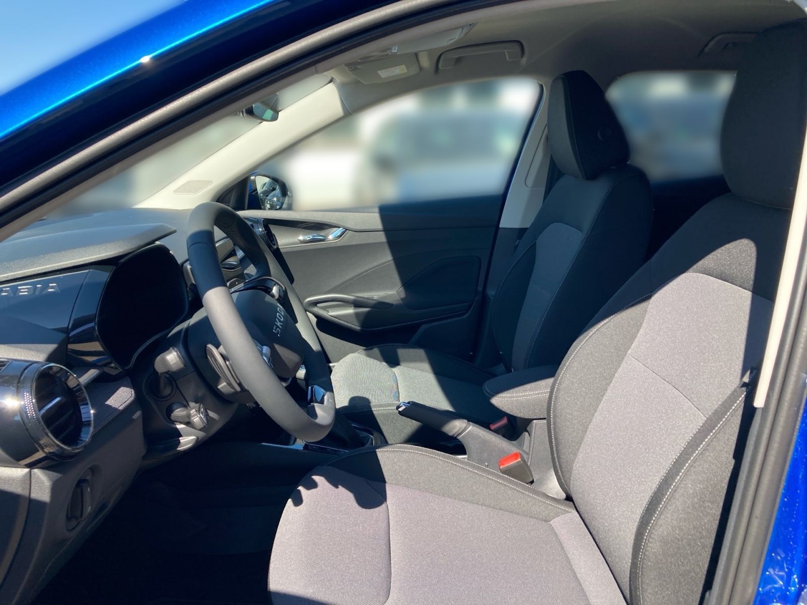Fahrzeugabbildung SKODA Fabia Tour 1,0 TSI 116PS DSG ACC SHZ Kamera PDC