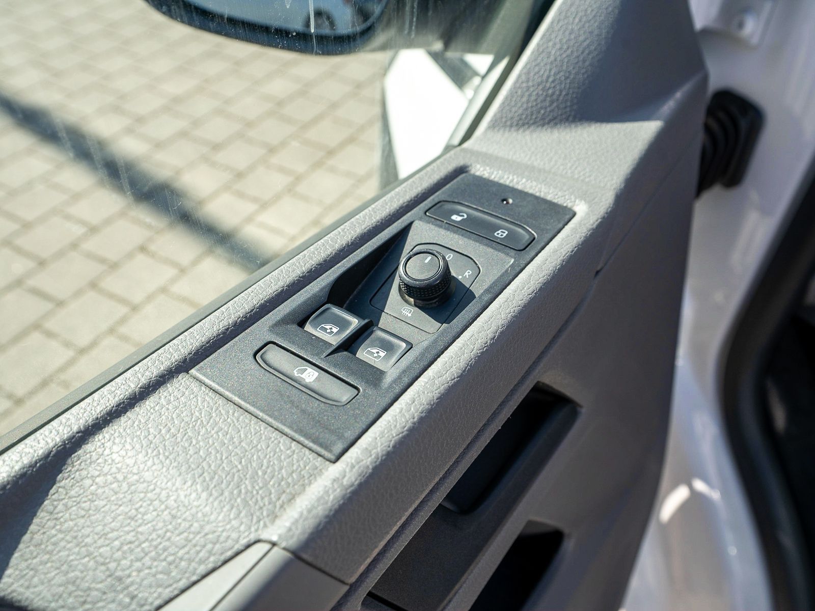 Fahrzeugabbildung Volkswagen T6.1 Kasten 2.0 TDI DSG Klima Navi PDC AHK
