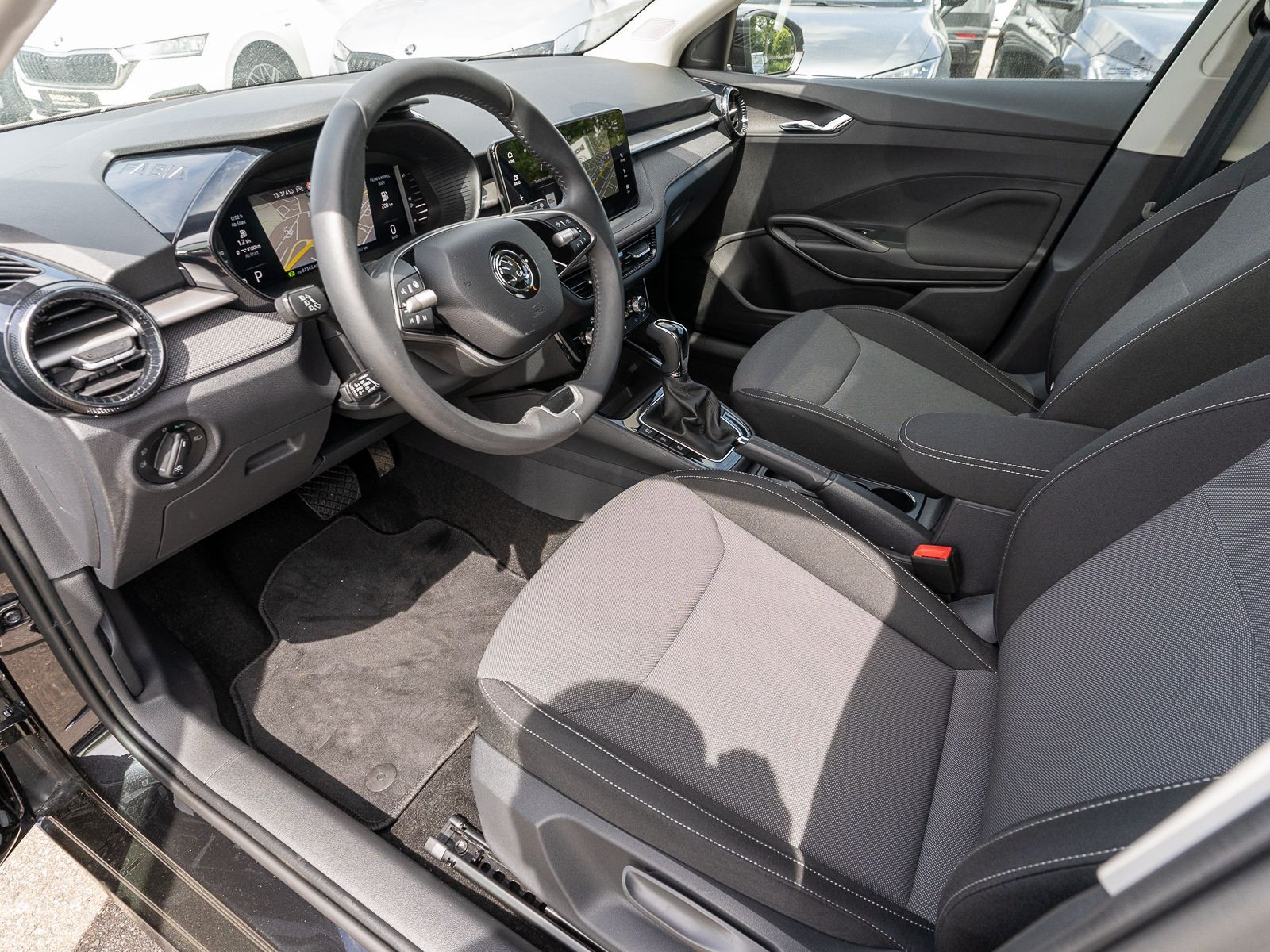 Fahrzeugabbildung SKODA Fabia Selection 1,5 TSI DSG LED NAVI PANO ACC VC