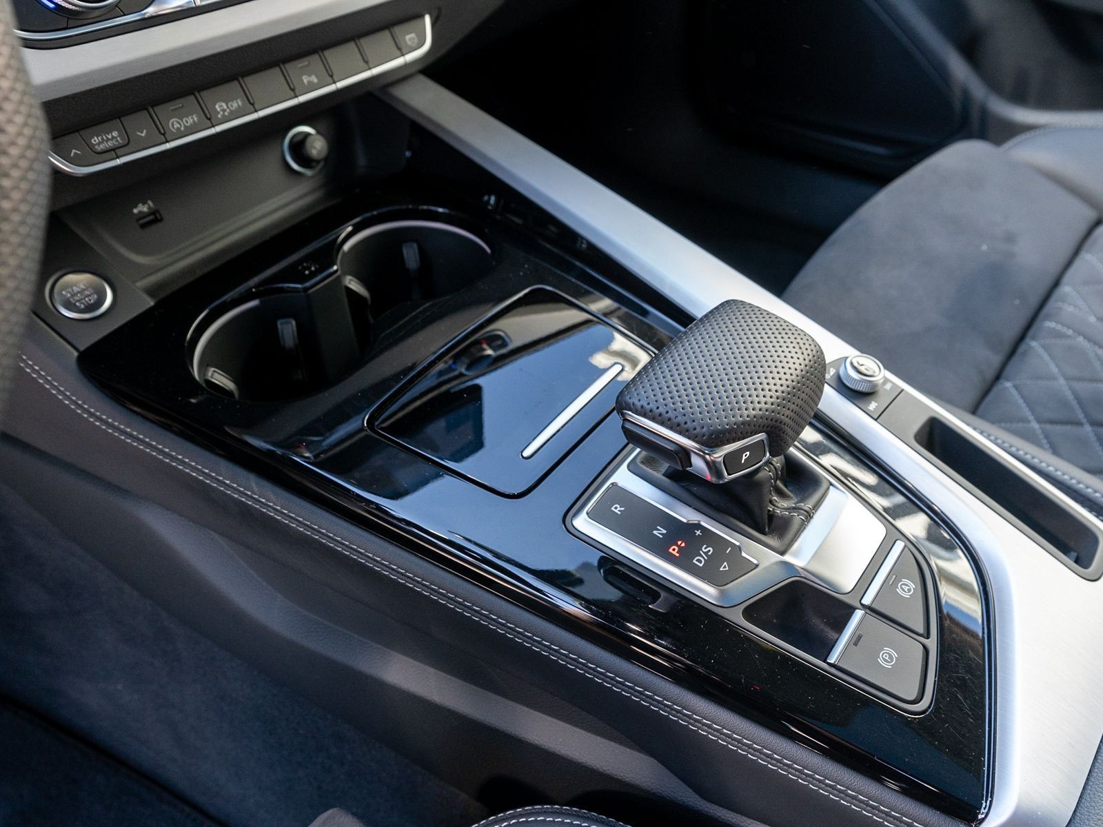 Fahrzeugabbildung Audi A4 Avant Sline 50TDI quattr tiptron LED Navi AHK