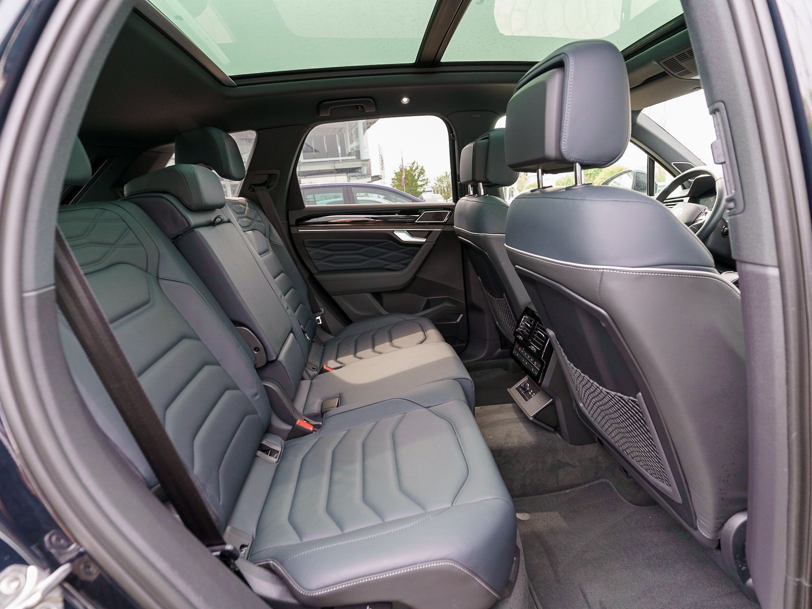 Fahrzeugabbildung Volkswagen Touareg Atmosphere 3.0 TDI 4M Tiptr HUD PANO AHK