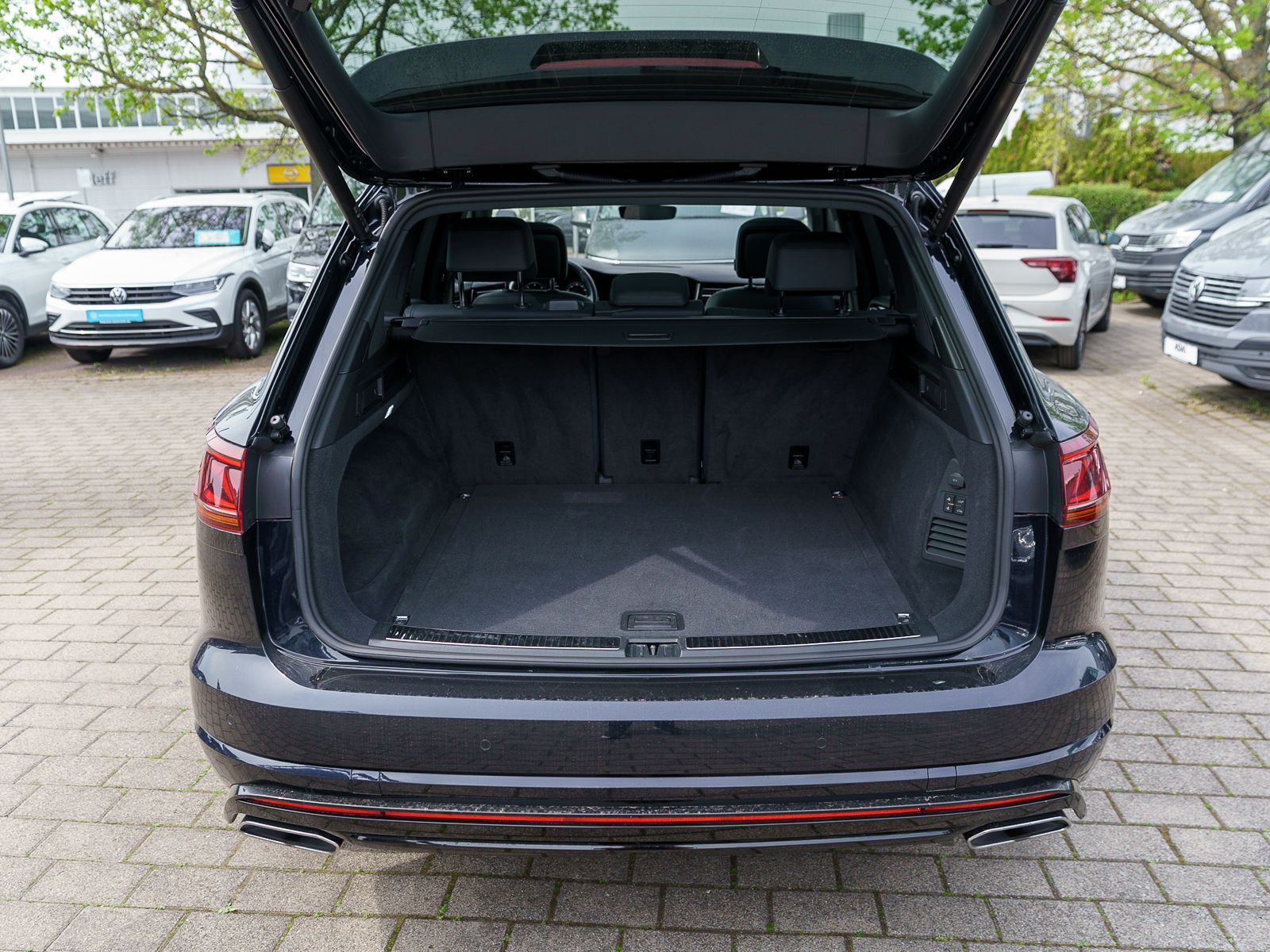 Fahrzeugabbildung Volkswagen Touareg Atmosphere 3.0 TDI 4M Tiptr HUD PANO AHK