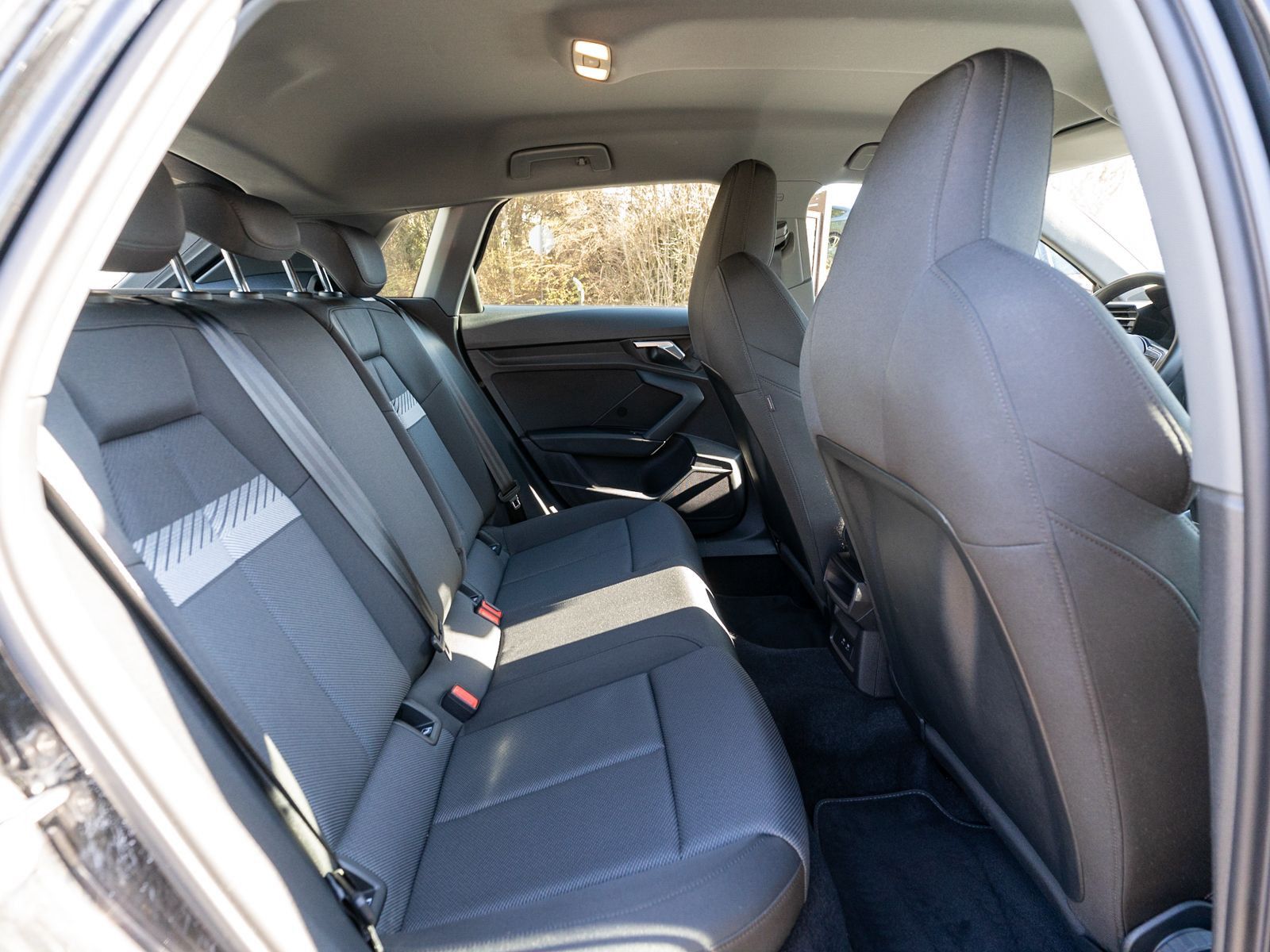 Fahrzeugabbildung Audi A3 Sportback 30TDI Navi LED AHK GRA PDC SHZ