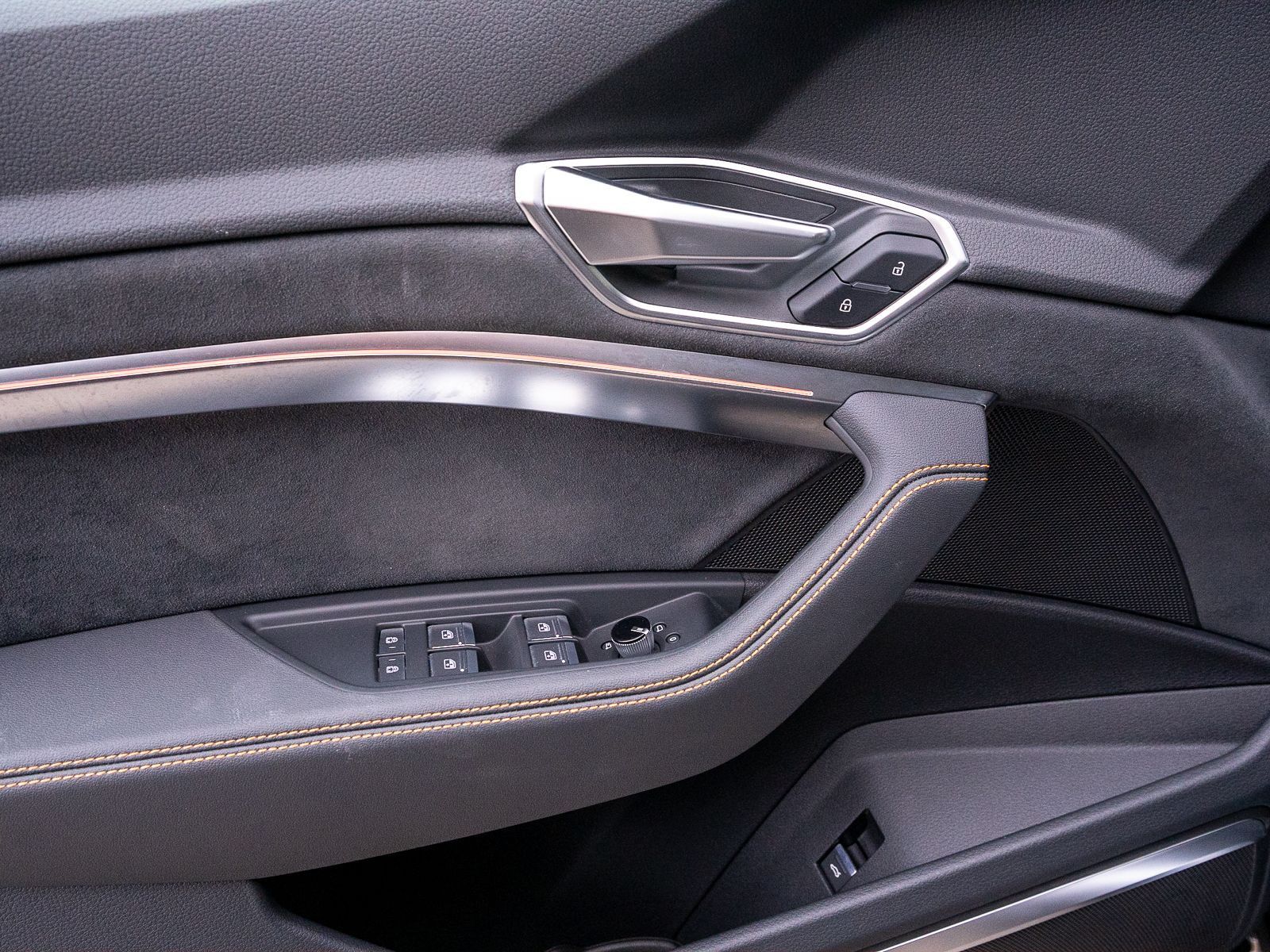 Fahrzeugabbildung Audi e-tron Sportback Sline 55 quattr LED 360° B&O VC