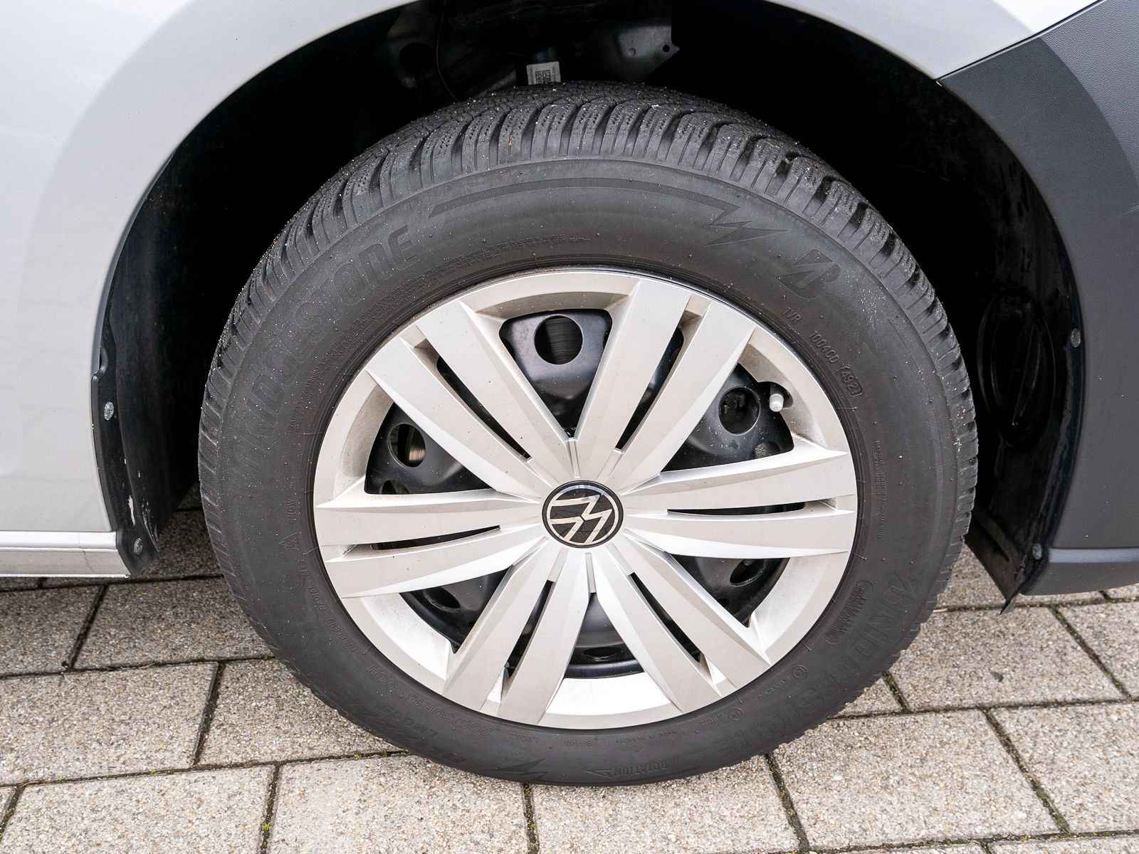 Fahrzeugabbildung Volkswagen Caddy Cargo Maxi 2.0TDI DSG NAVI SHZ PDC RFK ACC