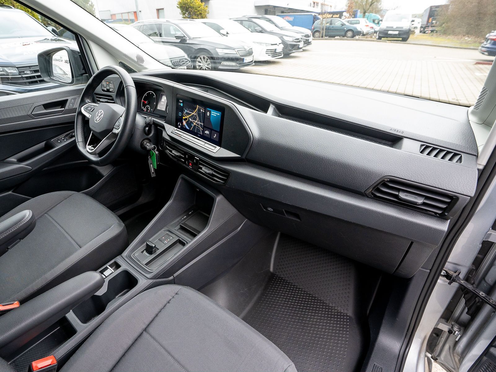 Fahrzeugabbildung Volkswagen Caddy Cargo Maxi 2.0TDI DSG NAVI SHZ PDC RFK ACC