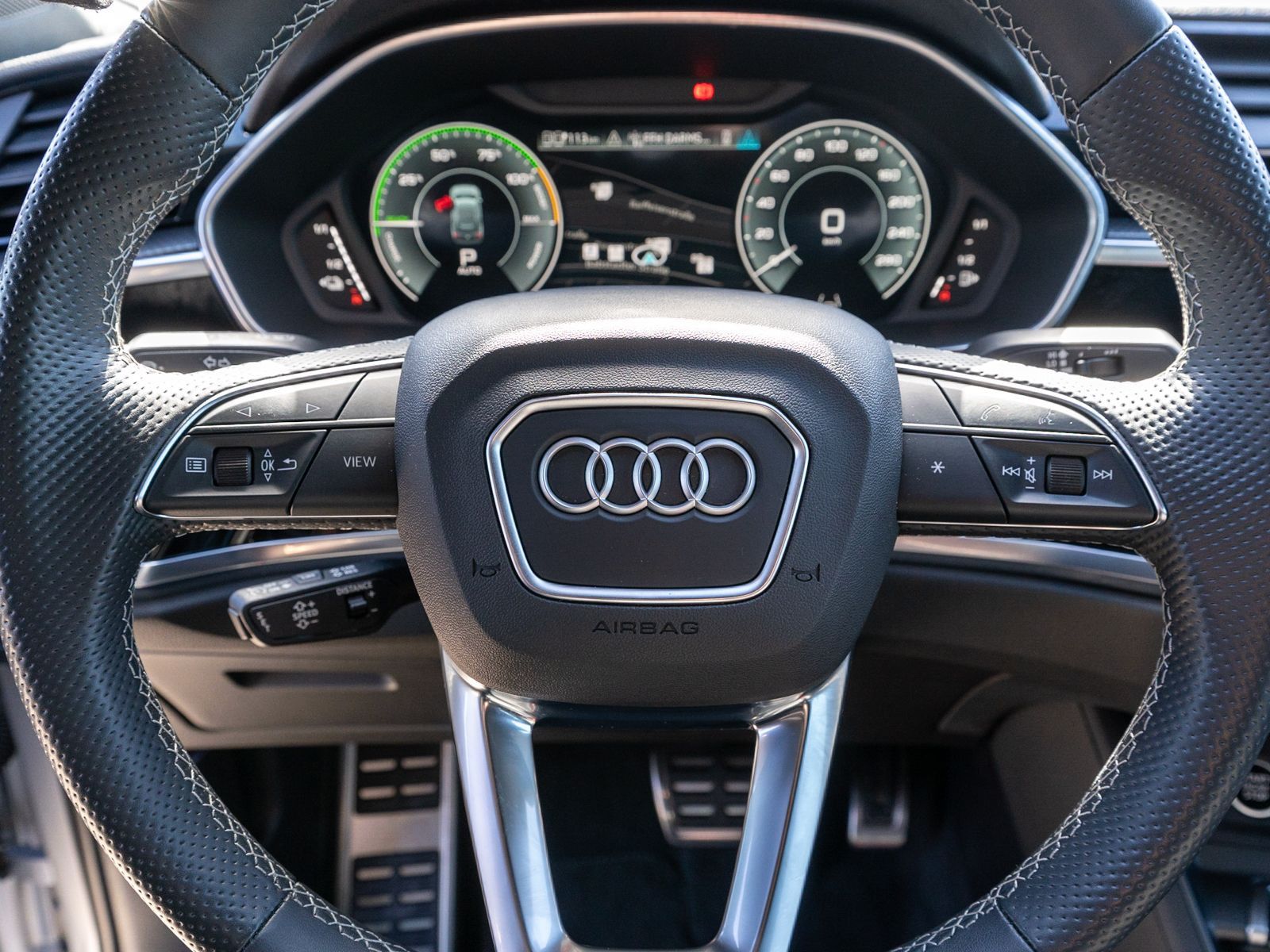 Fahrzeugabbildung Audi Q3 S line 45TFSI e Stronic LED Navi RFK ACC SHZ
