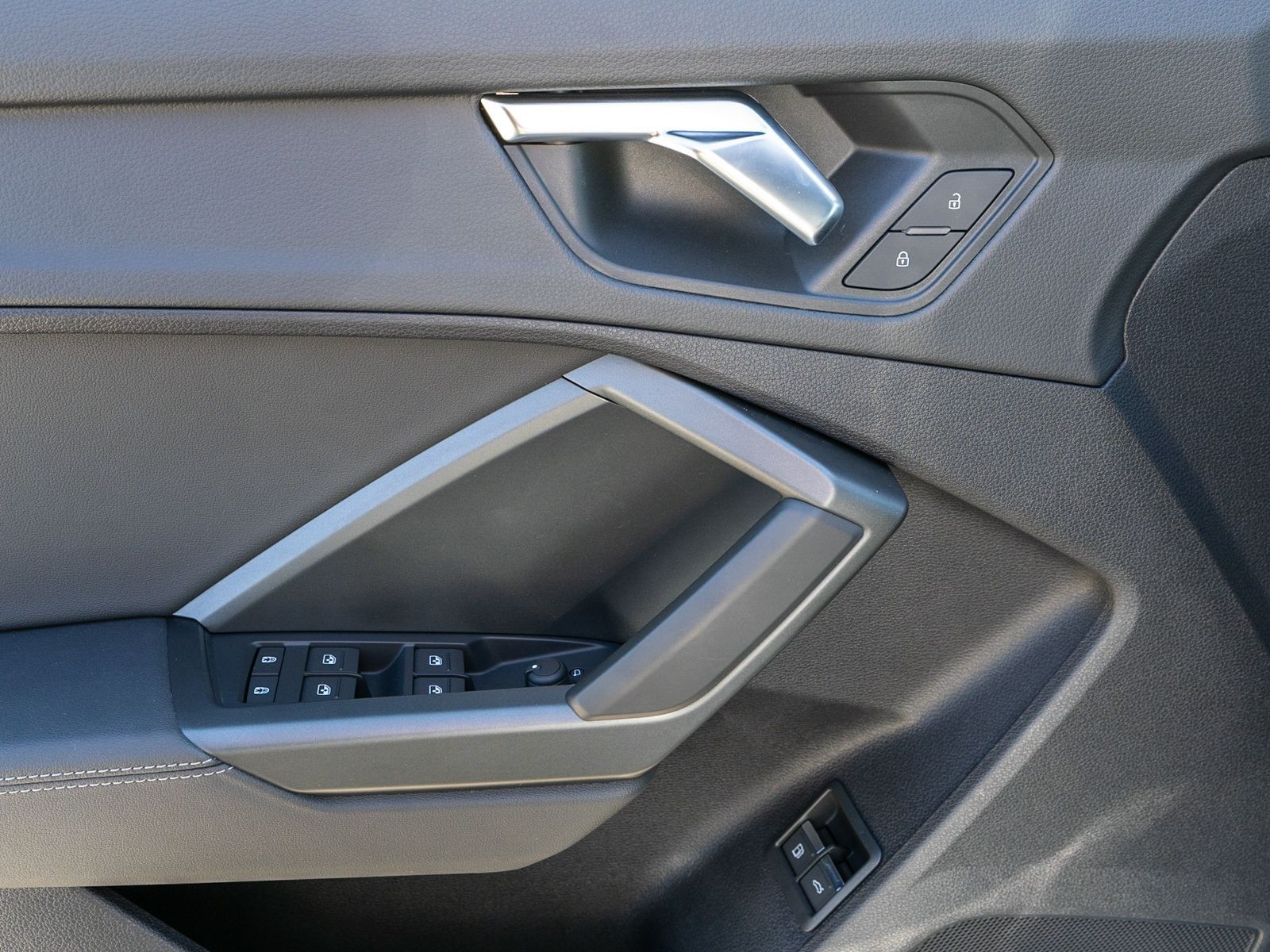 Fahrzeugabbildung Audi Q3 S line 45TFSI e Stronic LED Navi RFK ACC SHZ