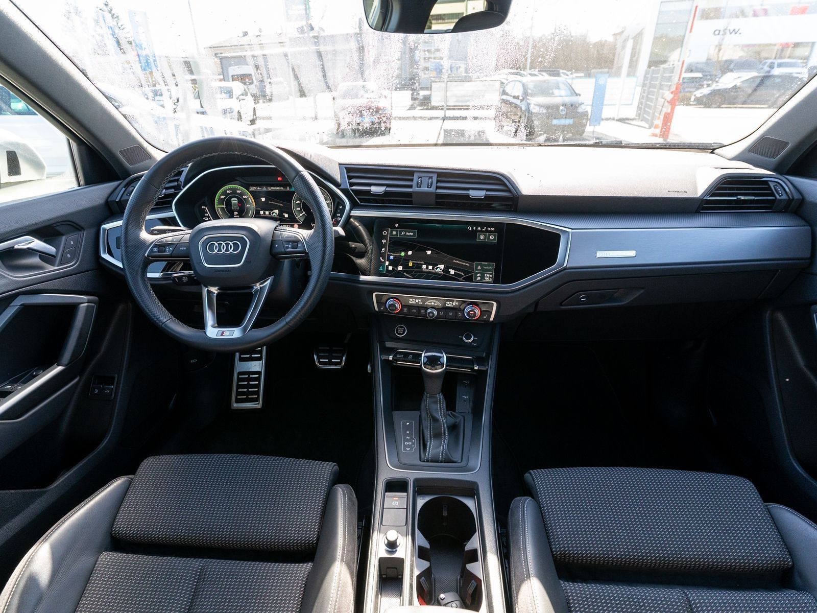 Fahrzeugabbildung Audi Q3 S line 45TFSI e Stronic LED Navi RFK ACC SHZ