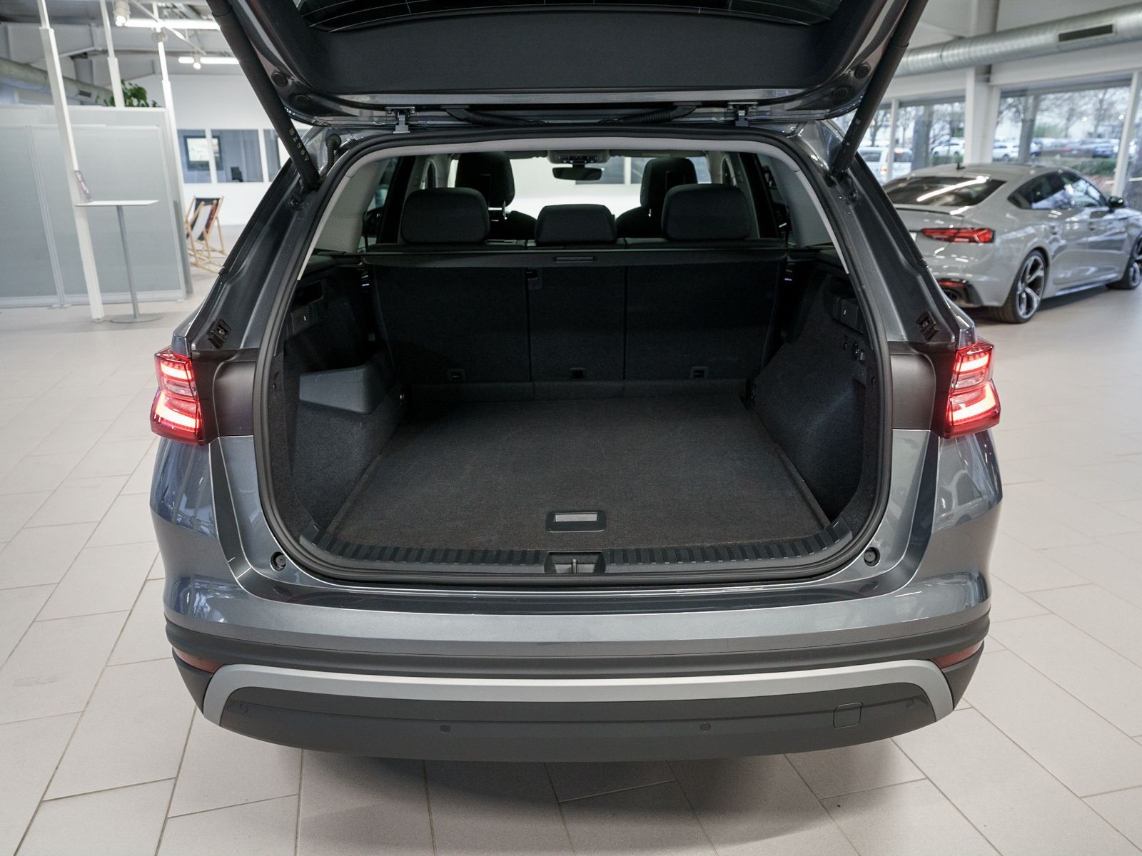Fahrzeugabbildung SKODA Kodiaq Selection 2.0 TDI 4x4 DSG Pano Stdhzg AHK