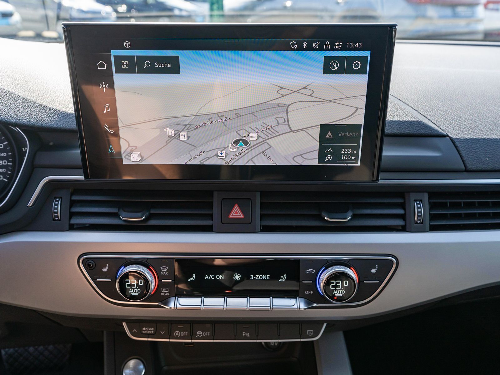 Fahrzeugabbildung Audi A4 Avant advanced 40TDI Stronic LED Navi RFK HUD