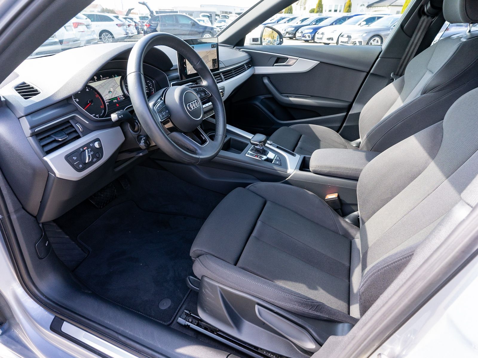 Fahrzeugabbildung Audi A4 Avant advanced 40TDI Stronic LED Navi RFK HUD