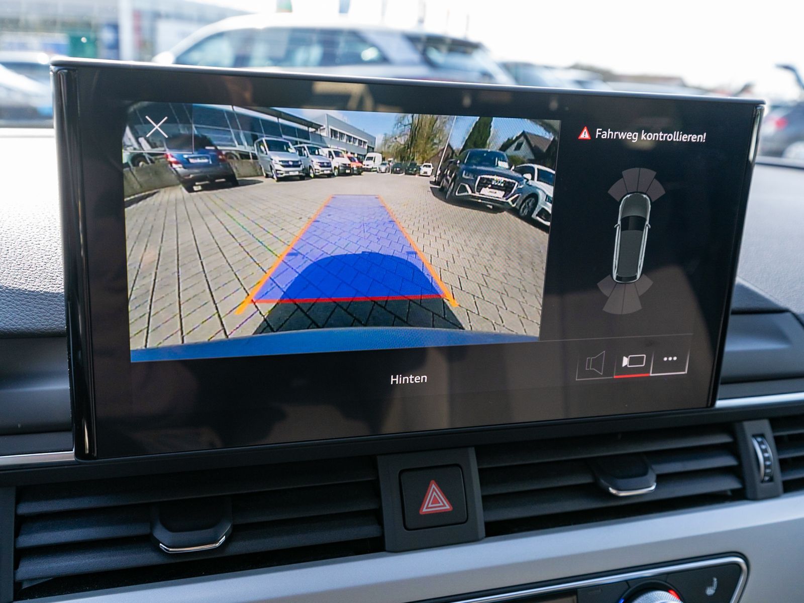 Fahrzeugabbildung Audi A4 Avant advanced 40TDI Stronic LED Navi RFK HUD