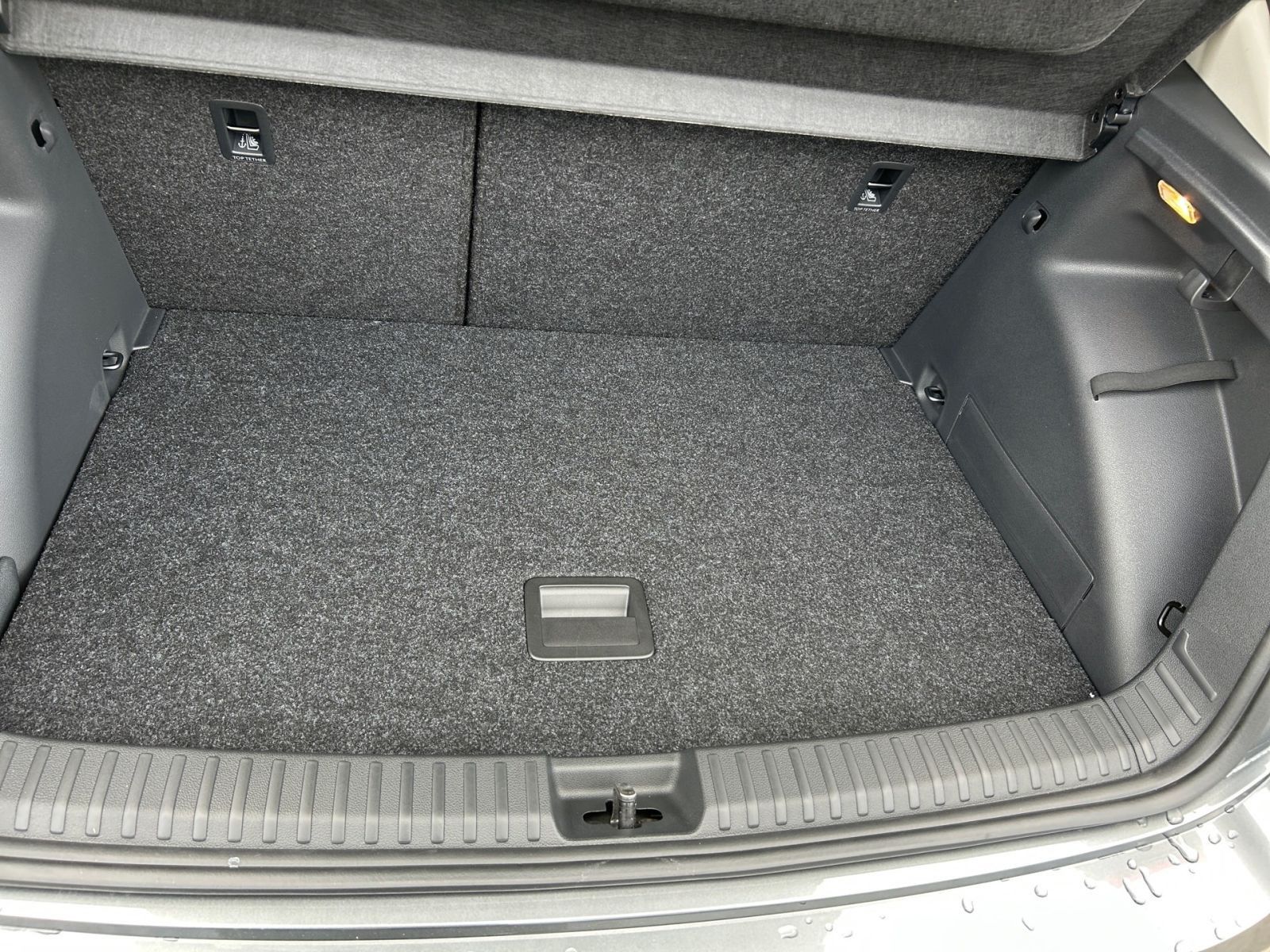 Fahrzeugabbildung SKODA Fabia Tour 1,0 TSI 116PS DSG ACC Kamera SHZ AHK