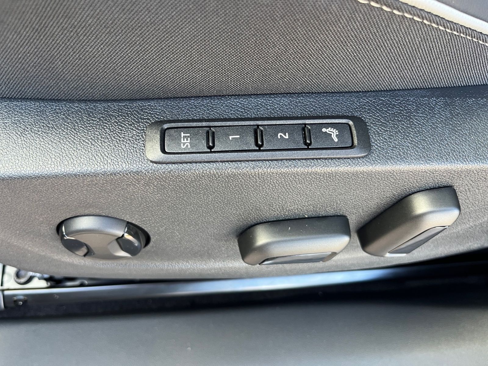 Fahrzeugabbildung SKODA Enyaq 85x Sportline 285PS 4x4 ACC 360° SHZ AHK