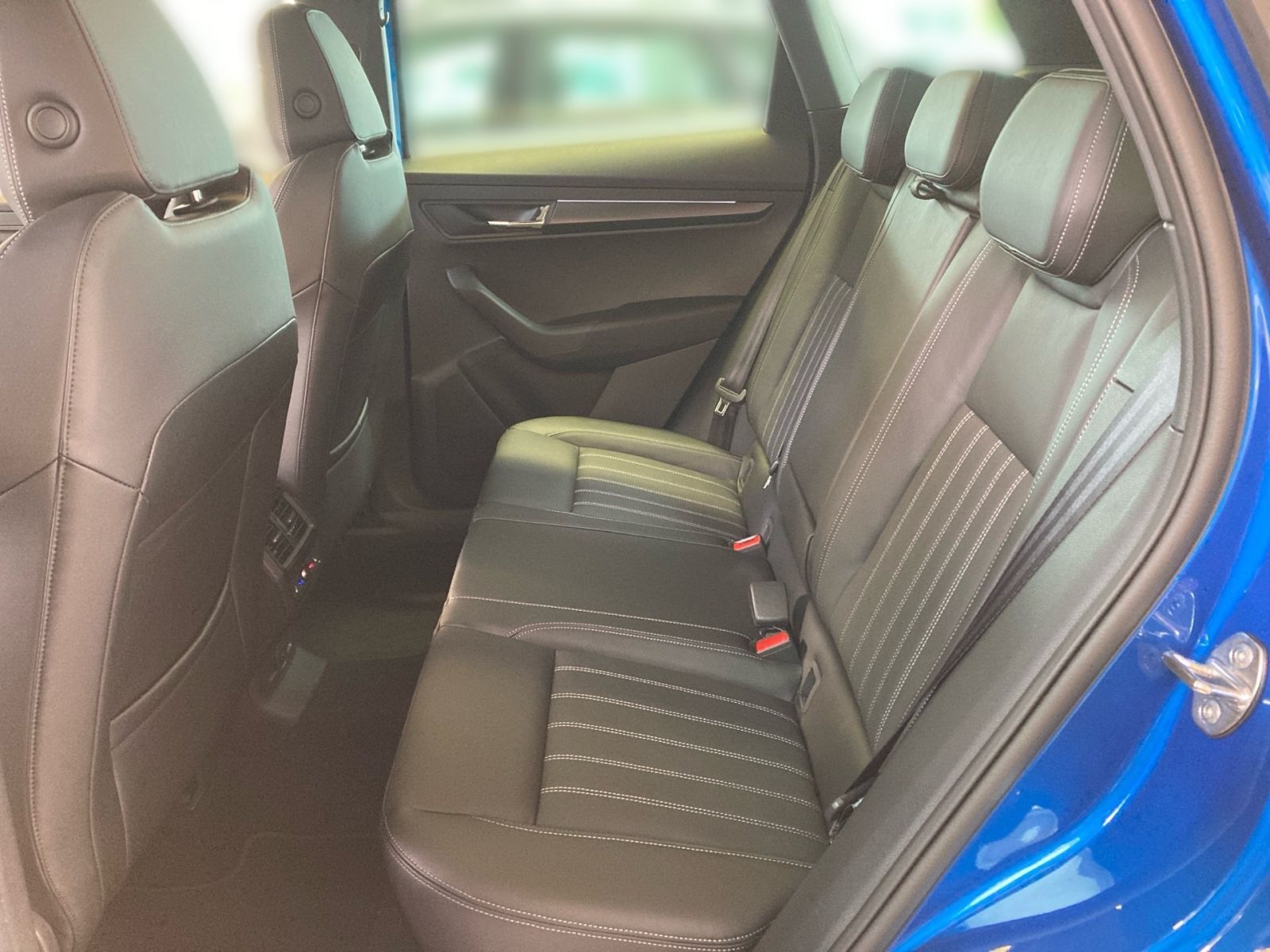 Fahrzeugabbildung SKODA Karoq Sportline 2,0TSI 190PS DSG 4x4 ACC SHZ AHK