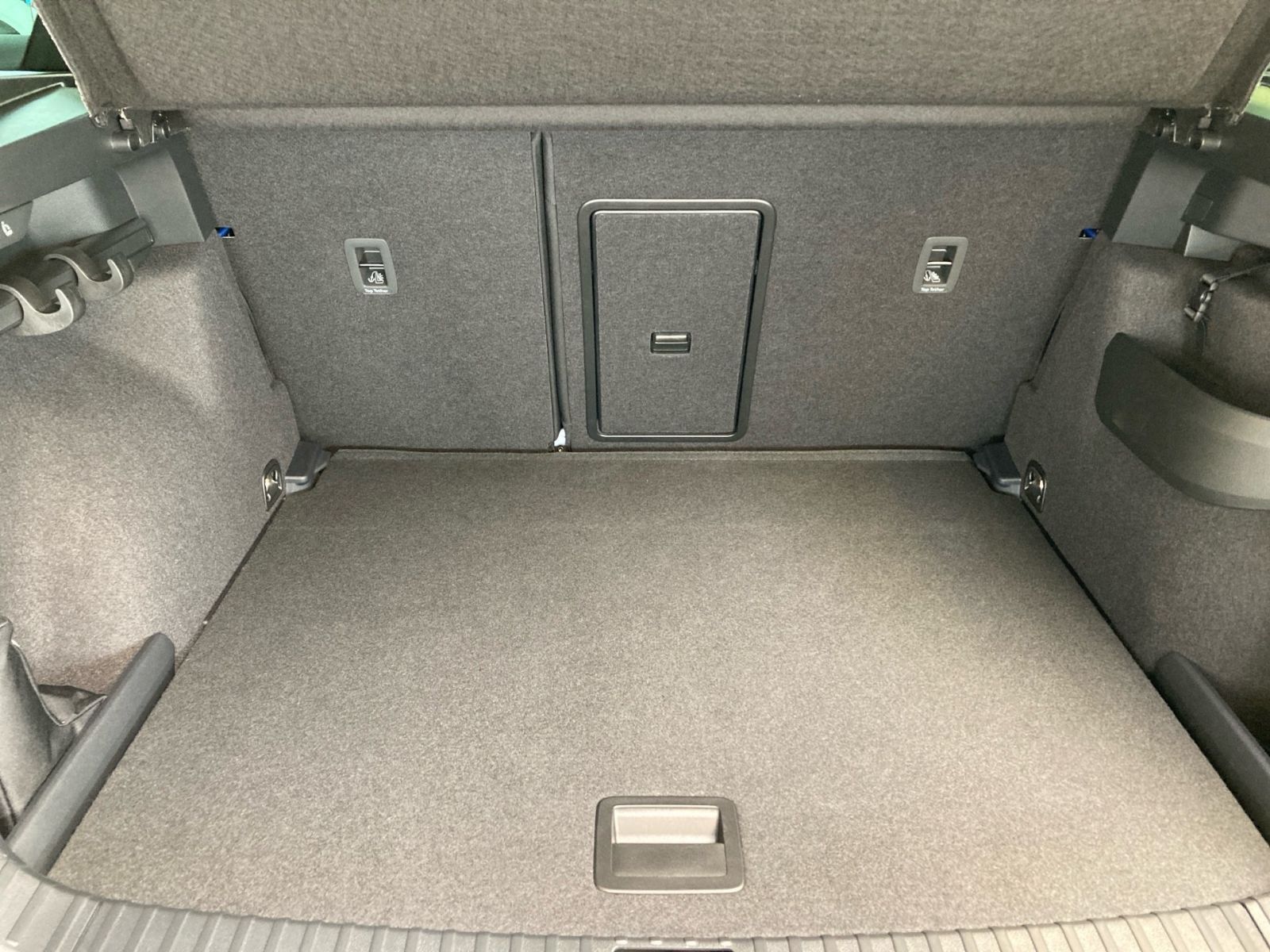 Fahrzeugabbildung SKODA Karoq Sportline 2,0TSI 190PS DSG 4x4 ACC SHZ AHK