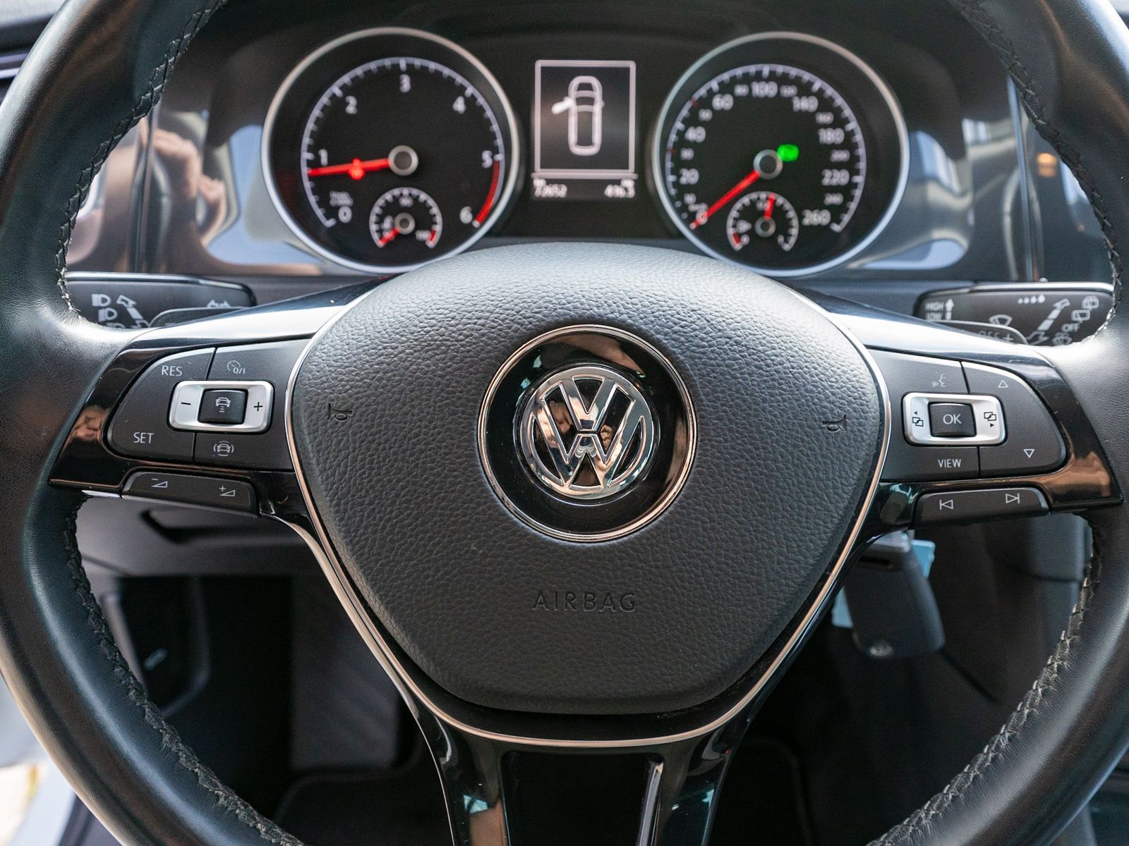Fahrzeugabbildung Volkswagen Golf Variant R-Line 2.0 TDI DSG NAVI App-Connect