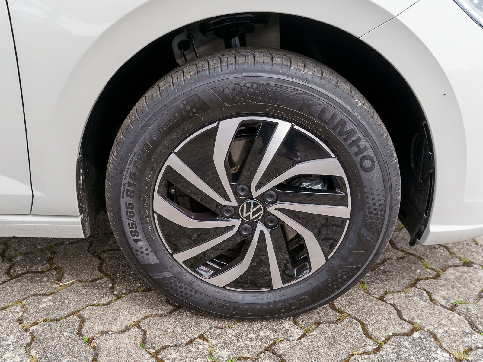 Fahrzeugabbildung Volkswagen Polo Life 1.0 TSI DSG LED RFK VC SHZ PDC v/h Alu