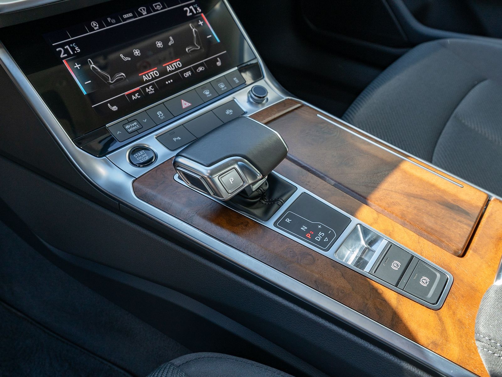 Fahrzeugabbildung Audi A6 Limousine 40TDI Stronic LED Nav Stdhz ACC HUD