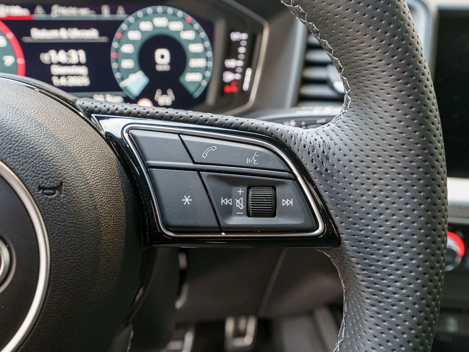 Fahrzeugabbildung Audi A1 allstreet S line 35 TFSI Stroni LED RFK SONOS