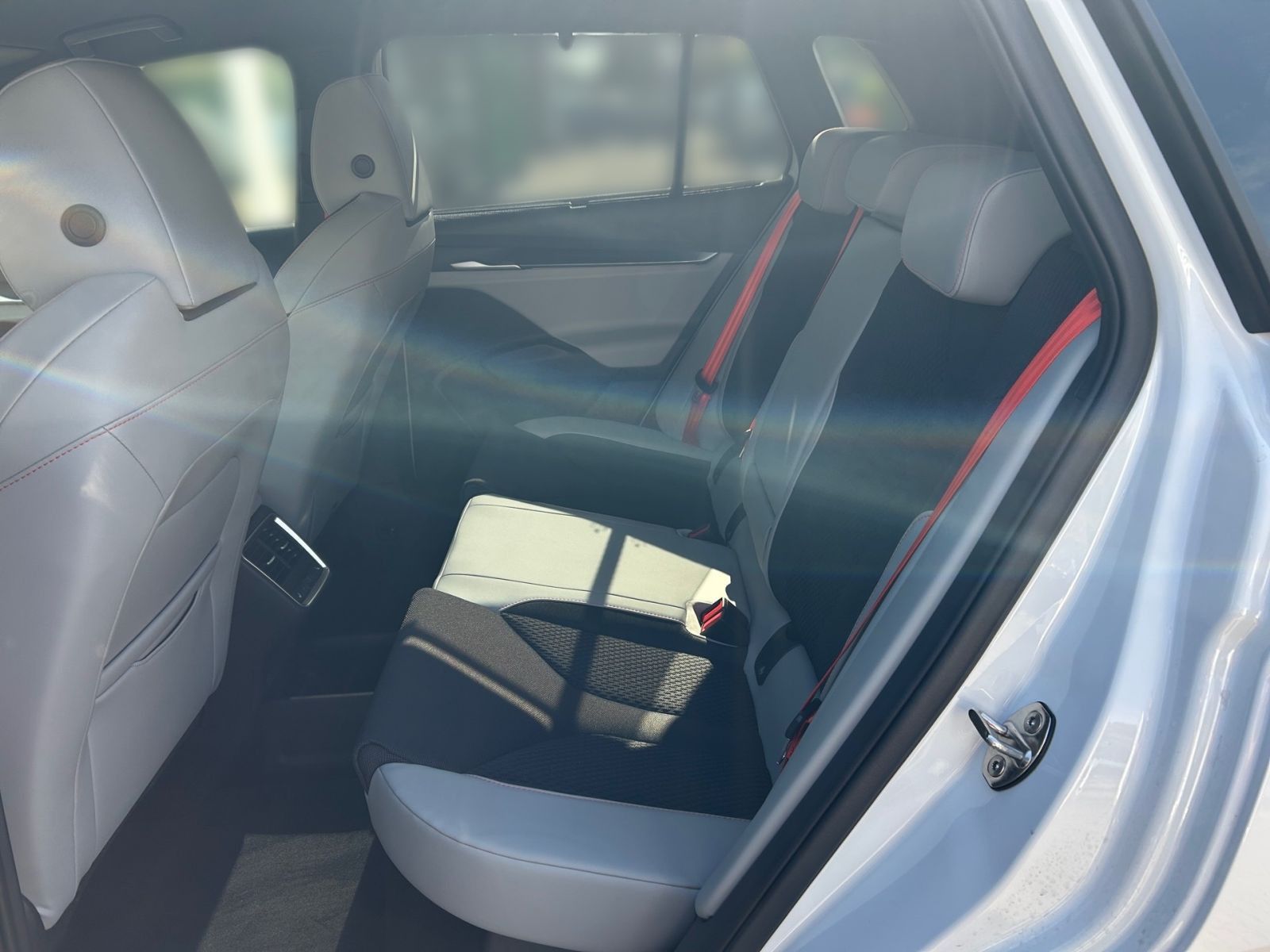 Fahrzeugabbildung SKODA Elroq First Edition 82kWh 285PS ACC SHZ 360° AHK