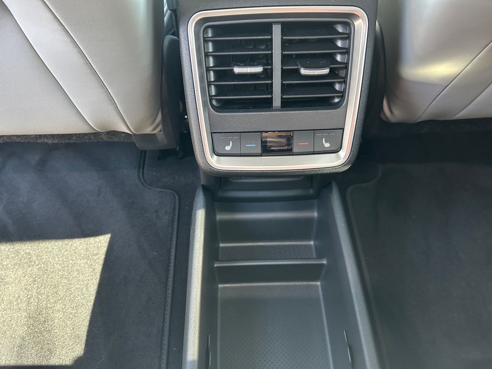 Fahrzeugabbildung SKODA Elroq First Edition 82kWh 285PS ACC SHZ 360° AHK