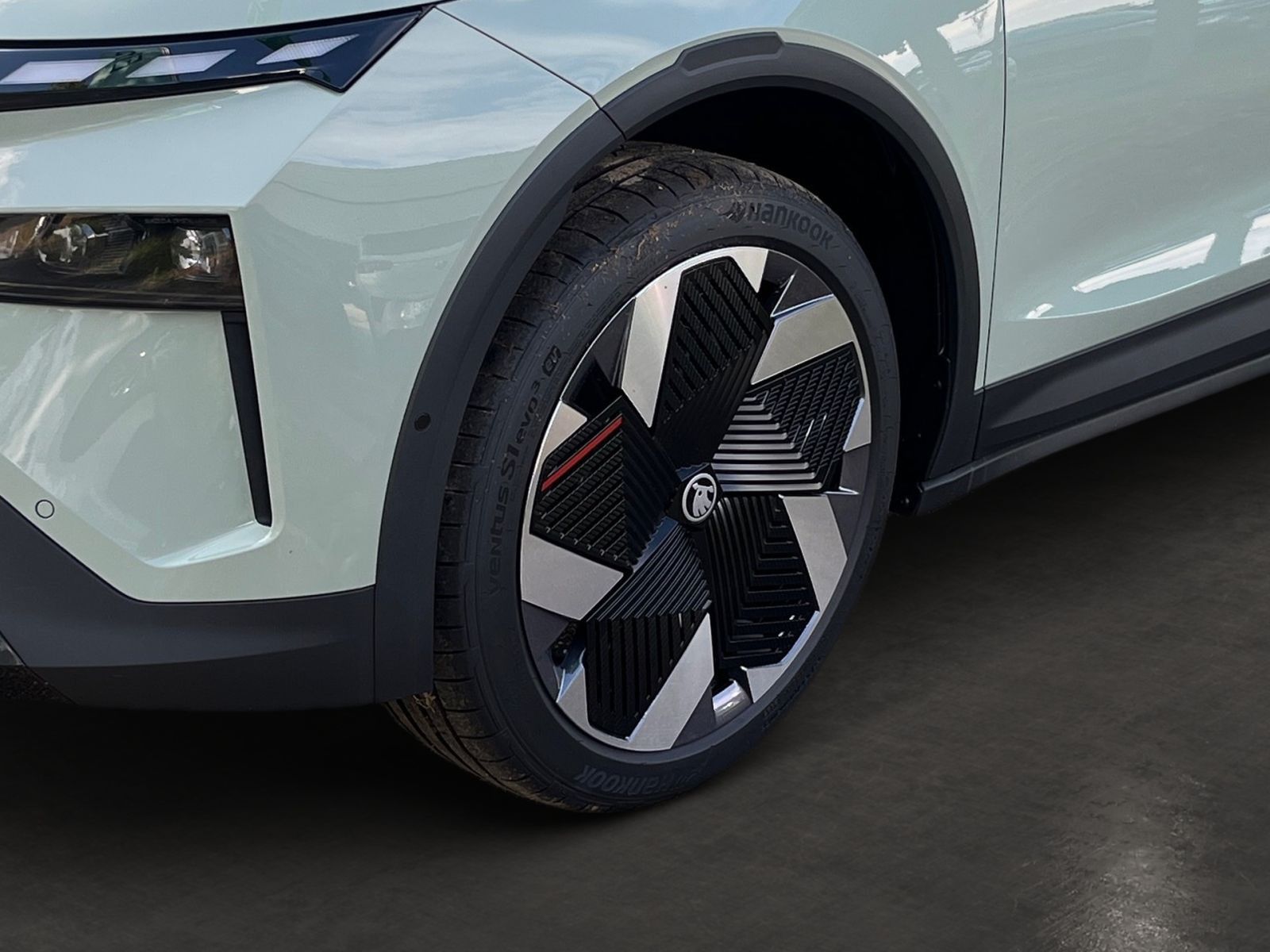 Fahrzeugabbildung SKODA Elroq First Edition 82kWh 285PS ACC 360° SHZ AHK