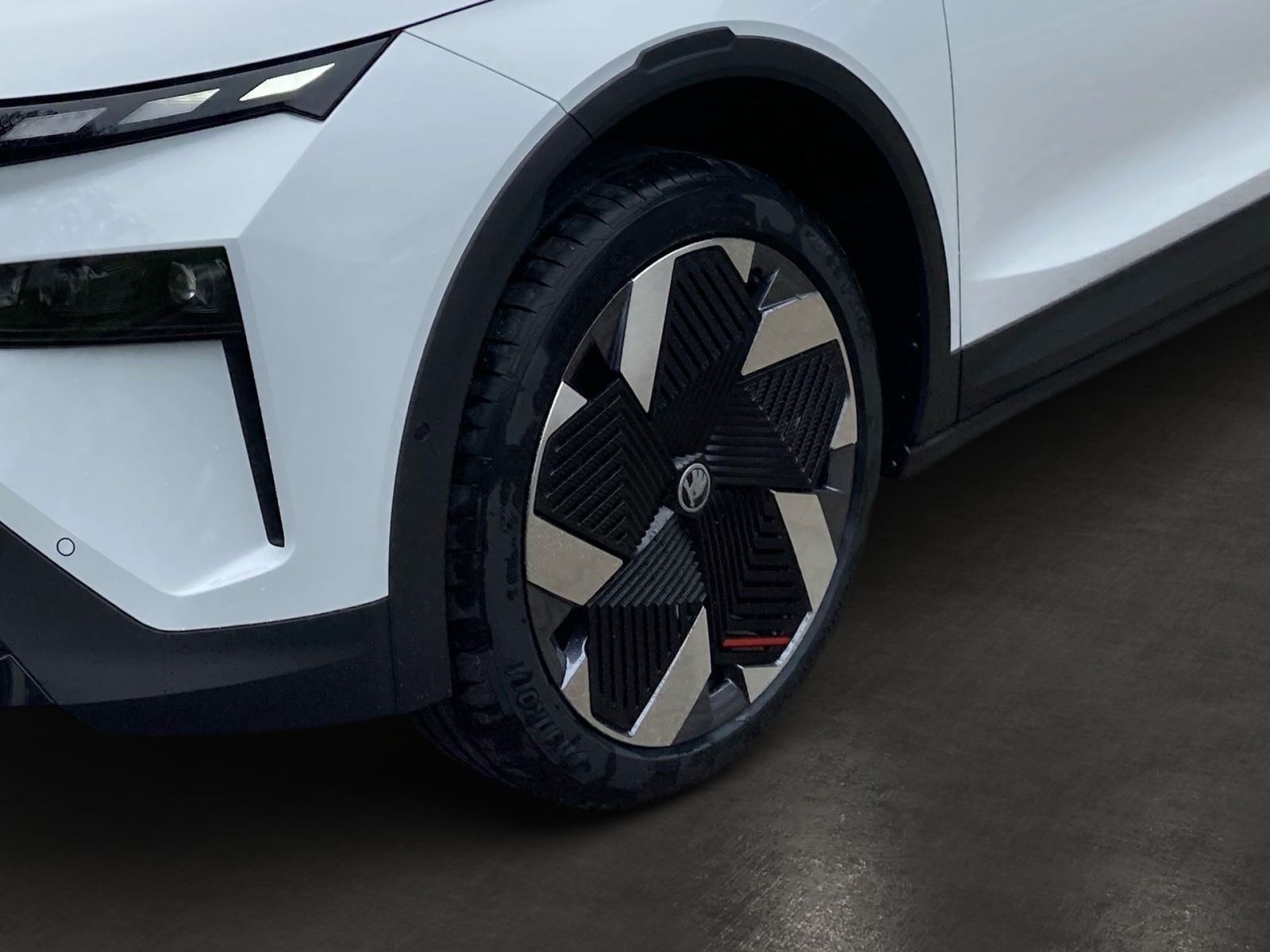 Fahrzeugabbildung SKODA Elroq First Edition 82kWh 285PS ACC 360° SHZ AHK