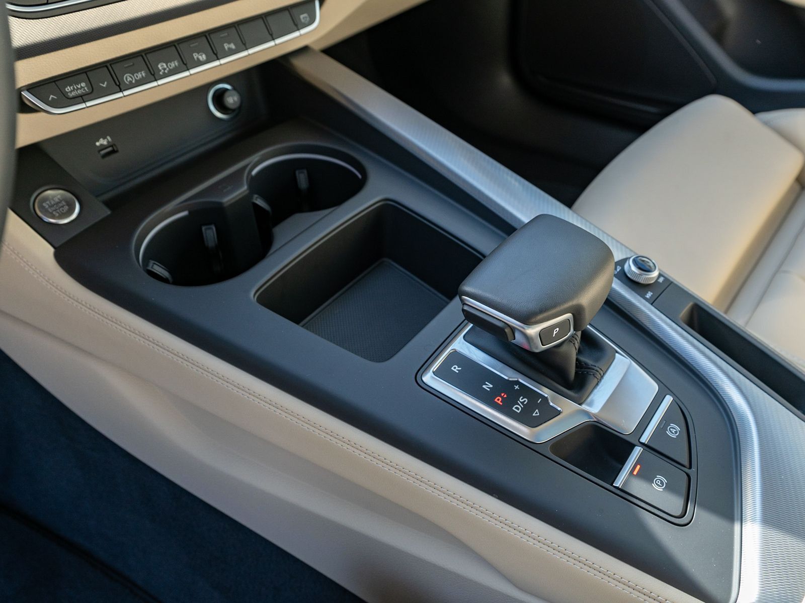 Fahrzeugabbildung Audi A5 Sportback advanced 40TFSI Navi LED Pano RFK