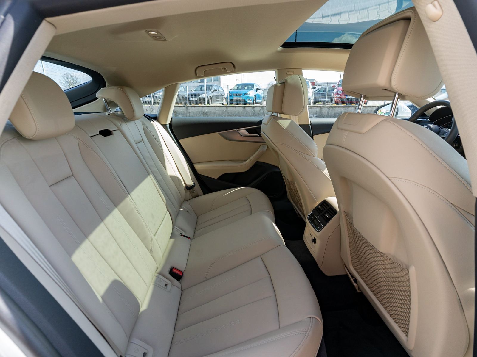 Fahrzeugabbildung Audi A5 Sportback advanced 40TFSI Navi LED Pano RFK