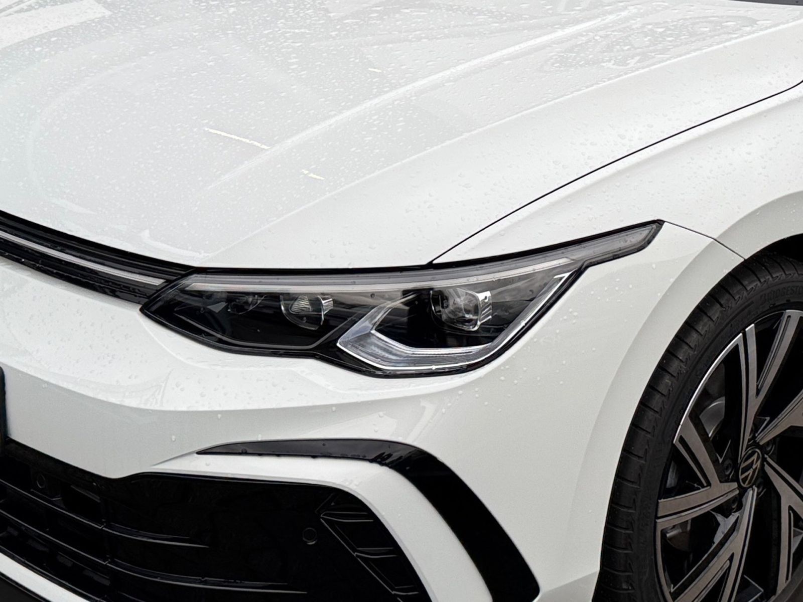 Fahrzeugabbildung Volkswagen Golf Variant R-Line 2.0 TDI DSG AHK Head-Up
