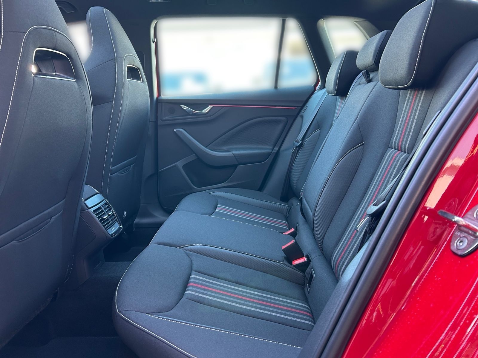 Fahrzeugabbildung SKODA Kamiq Monte Carlo 1,0 TSI 116PS DSG ACC SHZ AHK