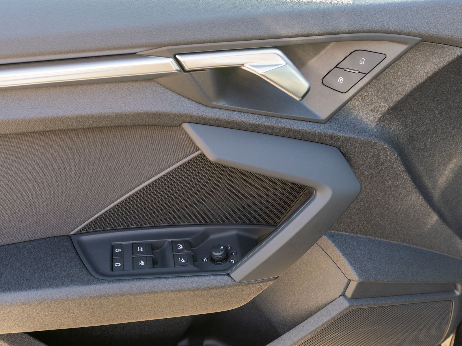 Fahrzeugabbildung Audi A3 Sportback S line 30TDI NAVI LED GRA VC SHZ