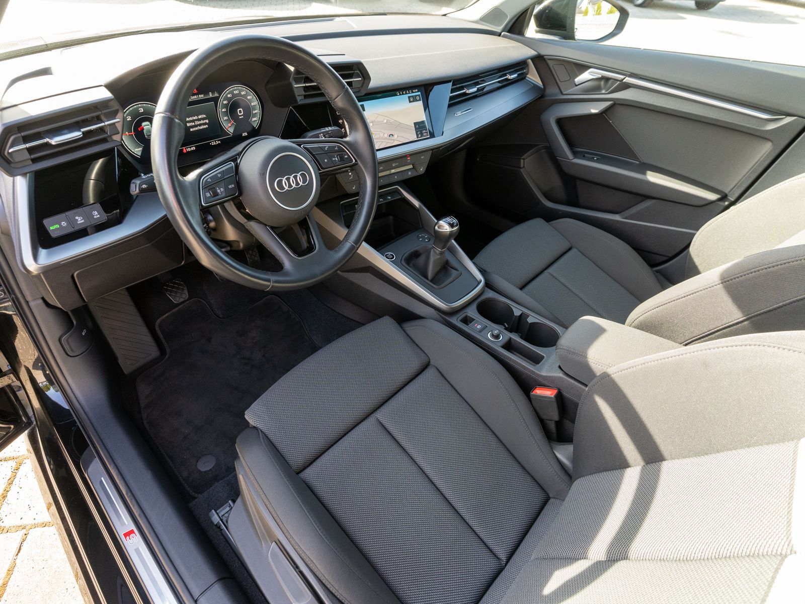 Fahrzeugabbildung Audi A3 Sportback S line 30TDI NAVI LED GRA VC SHZ