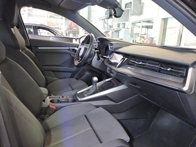 Fahrzeugabbildung Audi A3 Sportback S line 30TDI NAVI LED GRA VC SHZ
