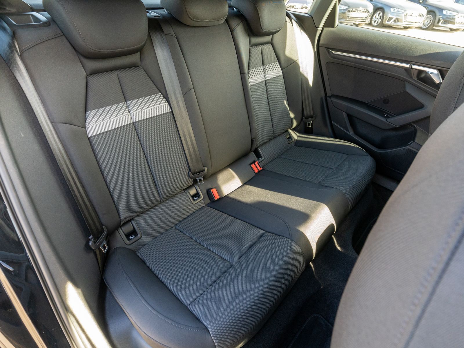 Fahrzeugabbildung Audi A3 Sportback S line 30TDI NAVI LED GRA VC SHZ