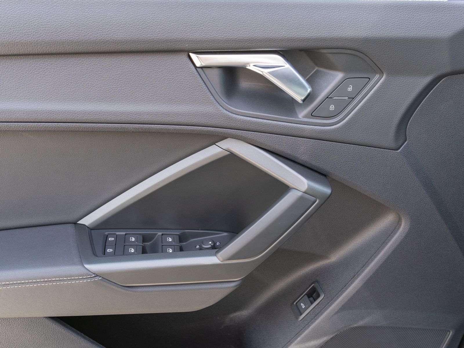 Fahrzeugabbildung Audi Q3 S line 35TDI quattro Stroni LED RFK ACC LEDER