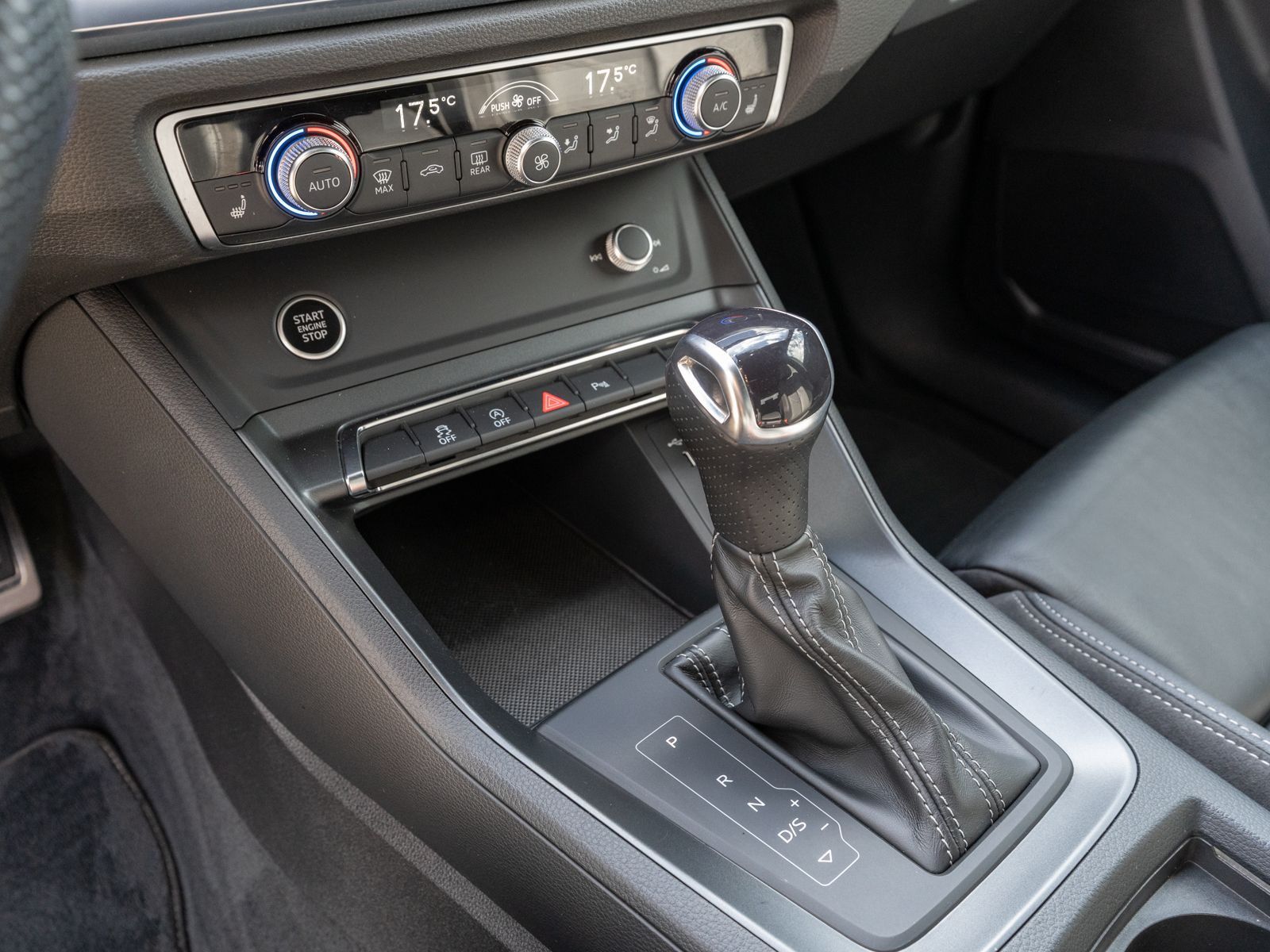 Fahrzeugabbildung Audi Q3 S line 35TDI quattro Stroni LED RFK ACC LEDER