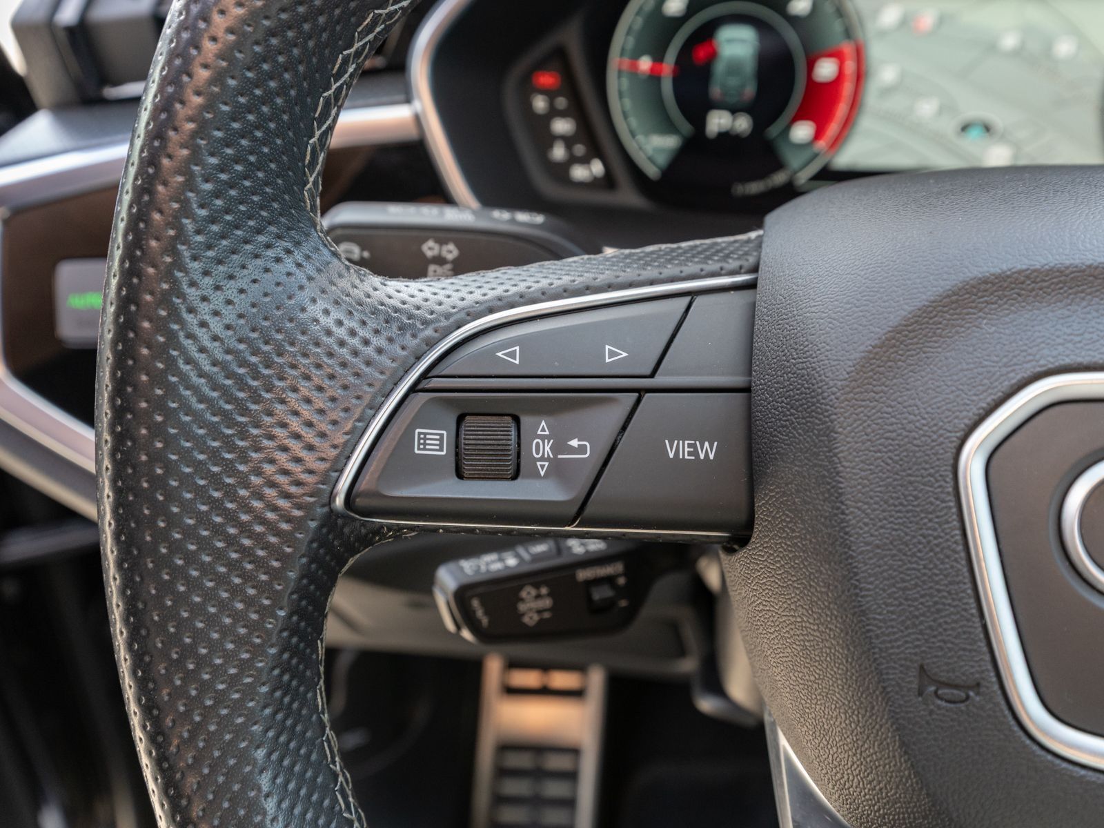 Fahrzeugabbildung Audi Q3 S line 35TDI quattro Stroni LED RFK ACC LEDER