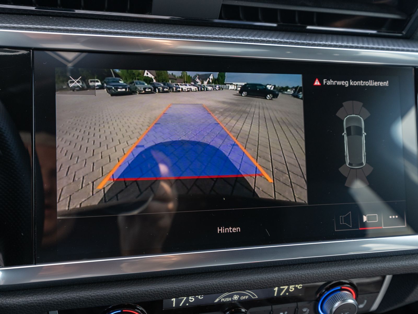 Fahrzeugabbildung Audi Q3 S line 35TDI quattro Stroni LED RFK ACC LEDER