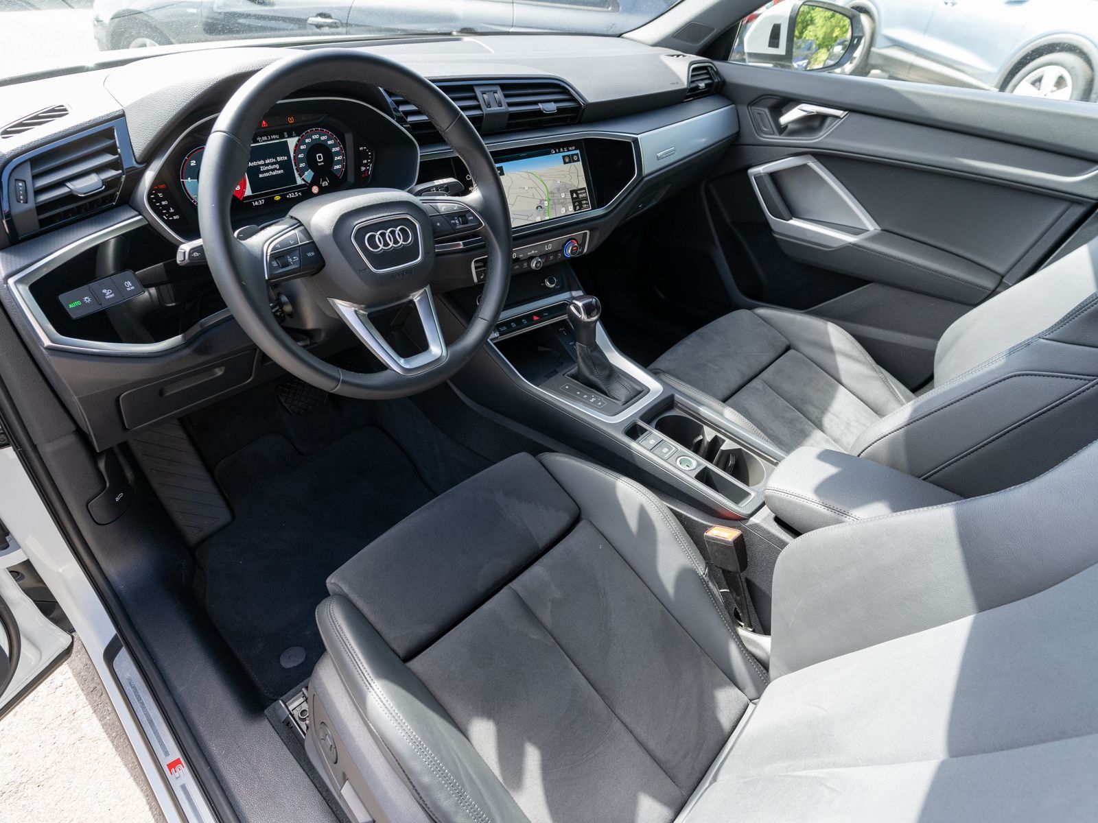 Fahrzeugabbildung Audi Q3 Sportback S line 35TDI NAVI LED AHK RFK ACC