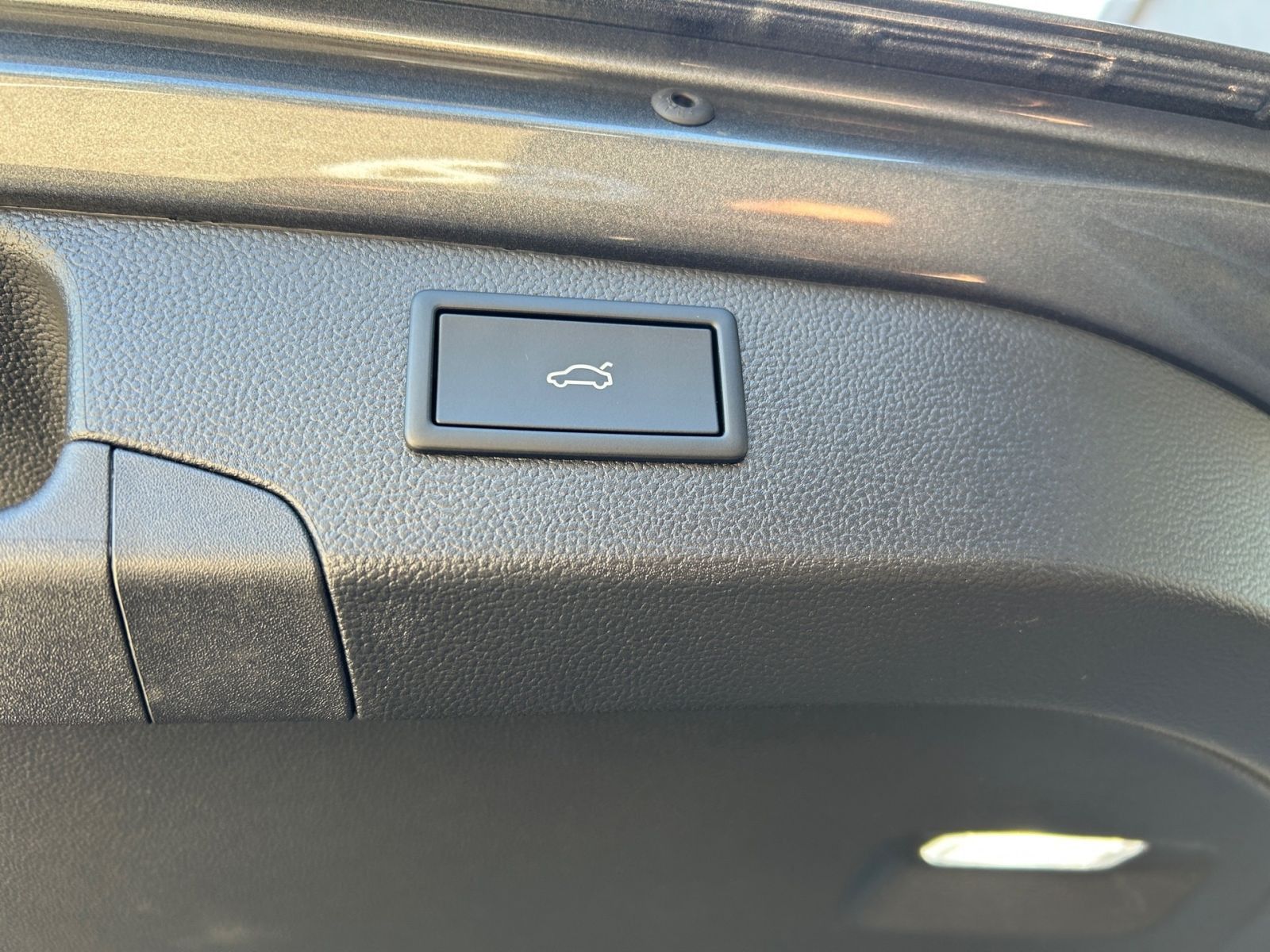 Fahrzeugabbildung SKODA Superb Combi Selection 2,0 TDI 193PS DSG 4x4 AHK